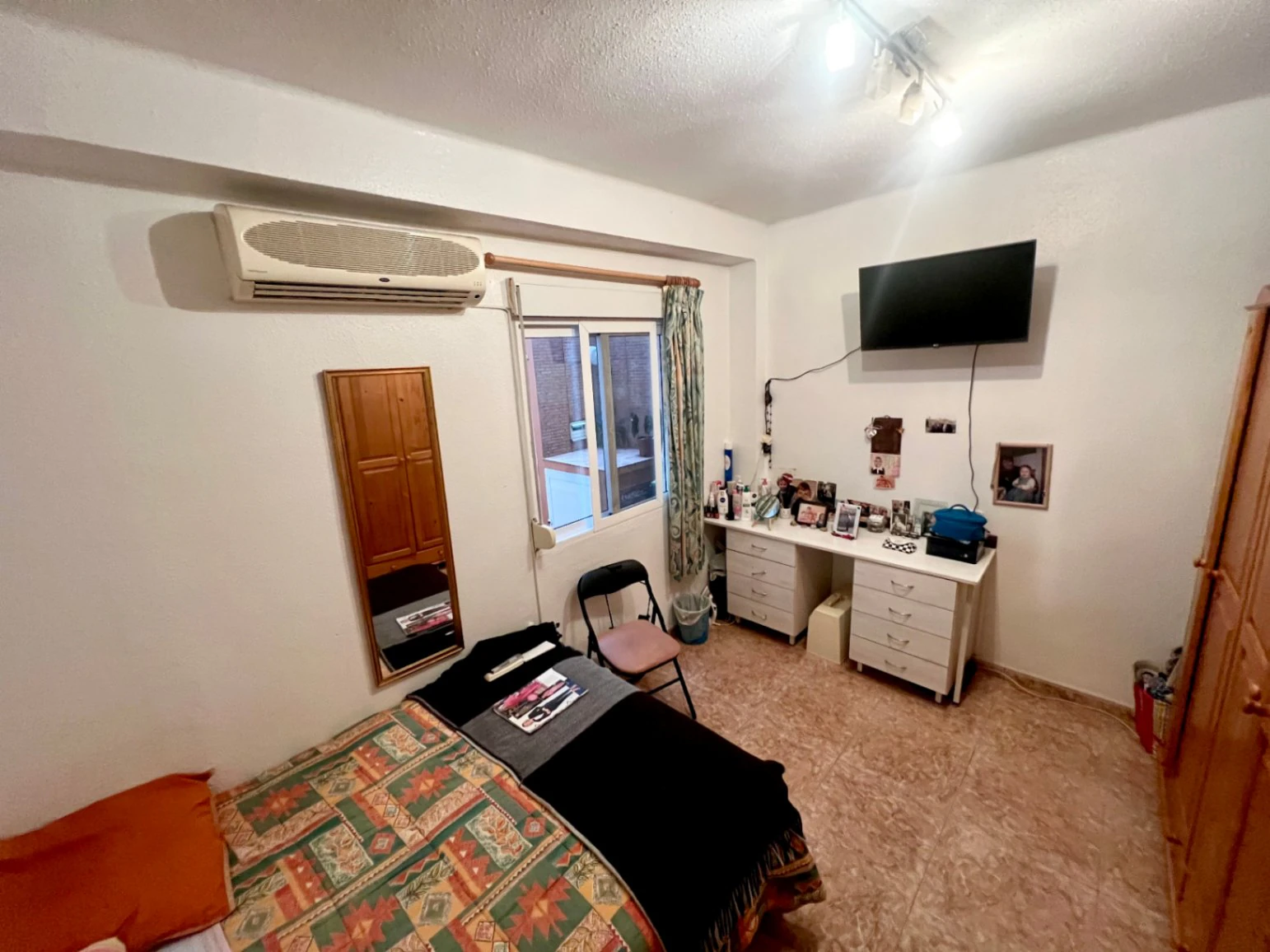 4664 - Apartamento en Jávea con vistas al mar y 2 patios interiores