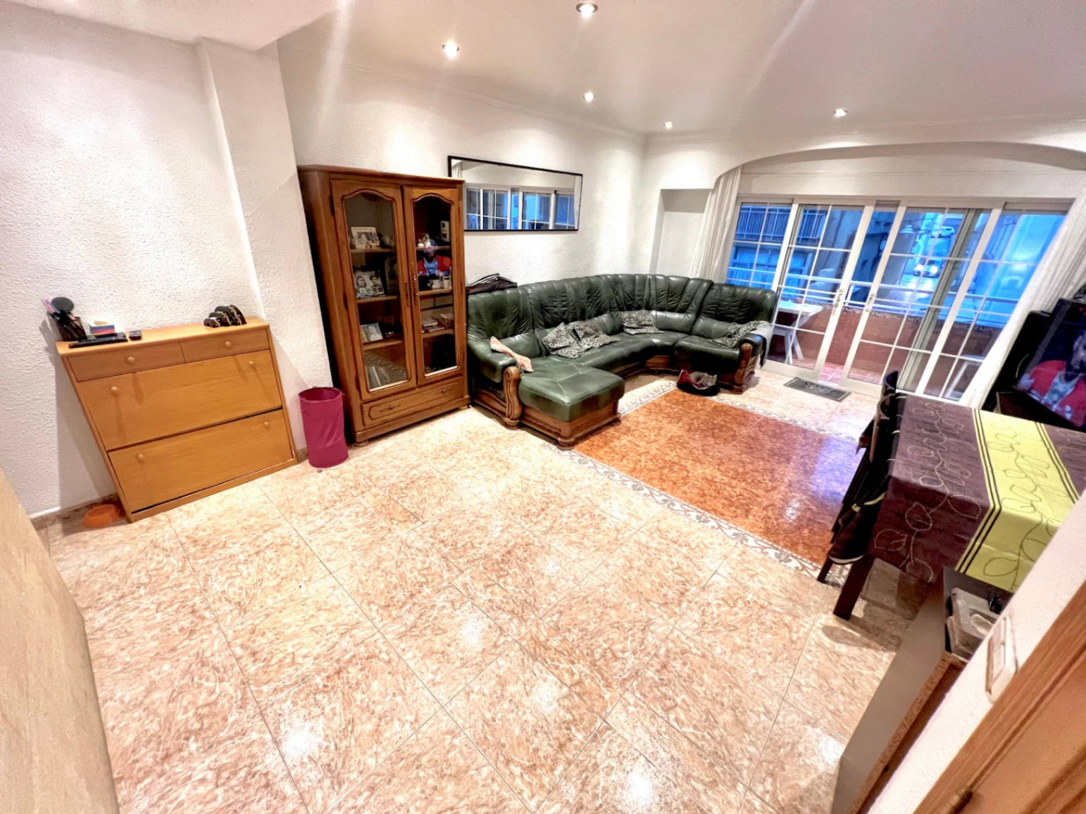 Apartamento en Jávea con vistas al mar y 2 patios interiores...