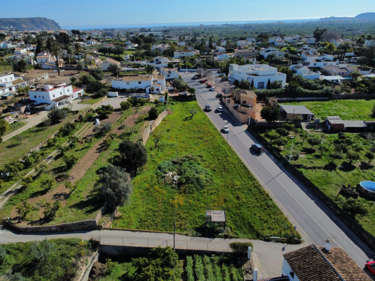 4860 - Plot in a perfect location with the possibility to do Business or a Property.