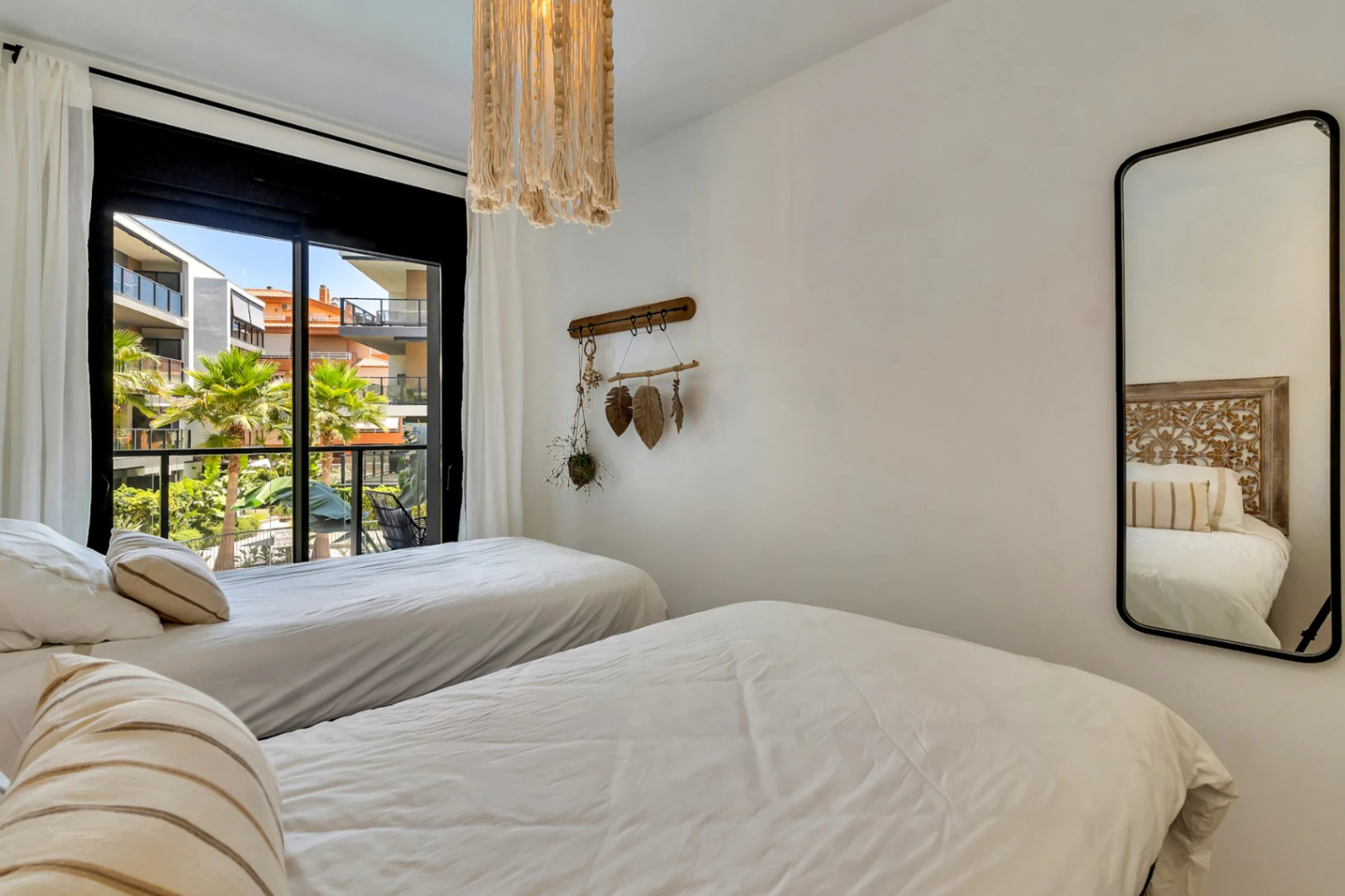 4747 - Moderno y elegante apartamento orientado al Sur con piscina, en Jávea