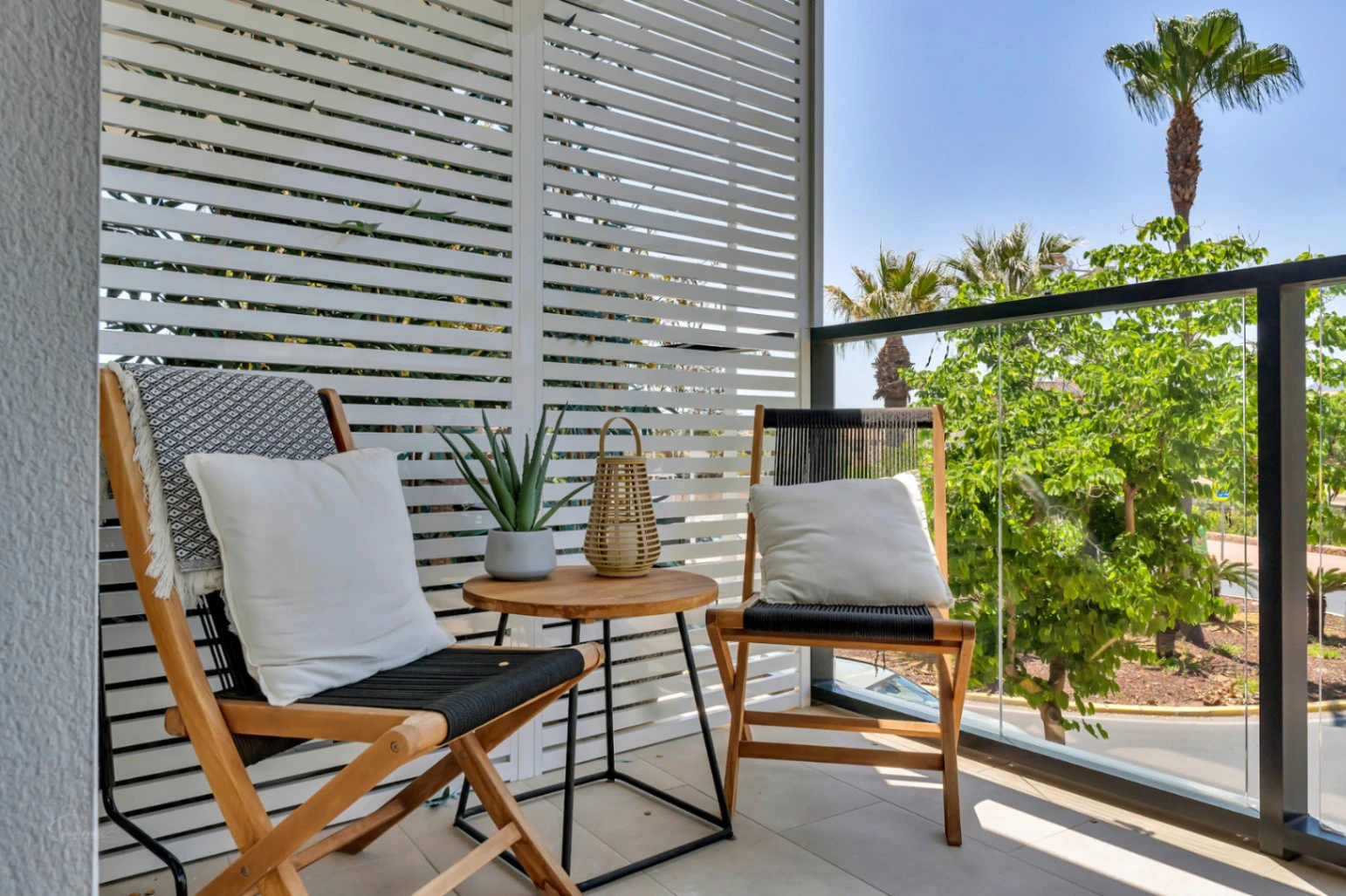 4747 - Moderno y elegante apartamento orientado al Sur con piscina, en Jávea