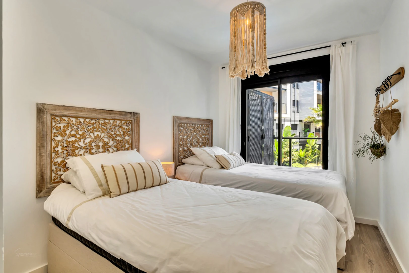 4747 - Moderno y elegante apartamento orientado al Sur con piscina, en Jávea