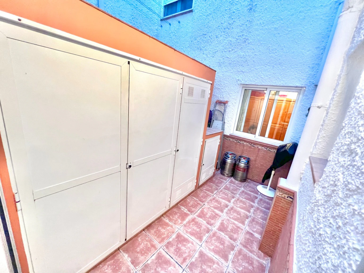 4664 - Apartamento en Jávea con vistas al mar y 2 patios interiores