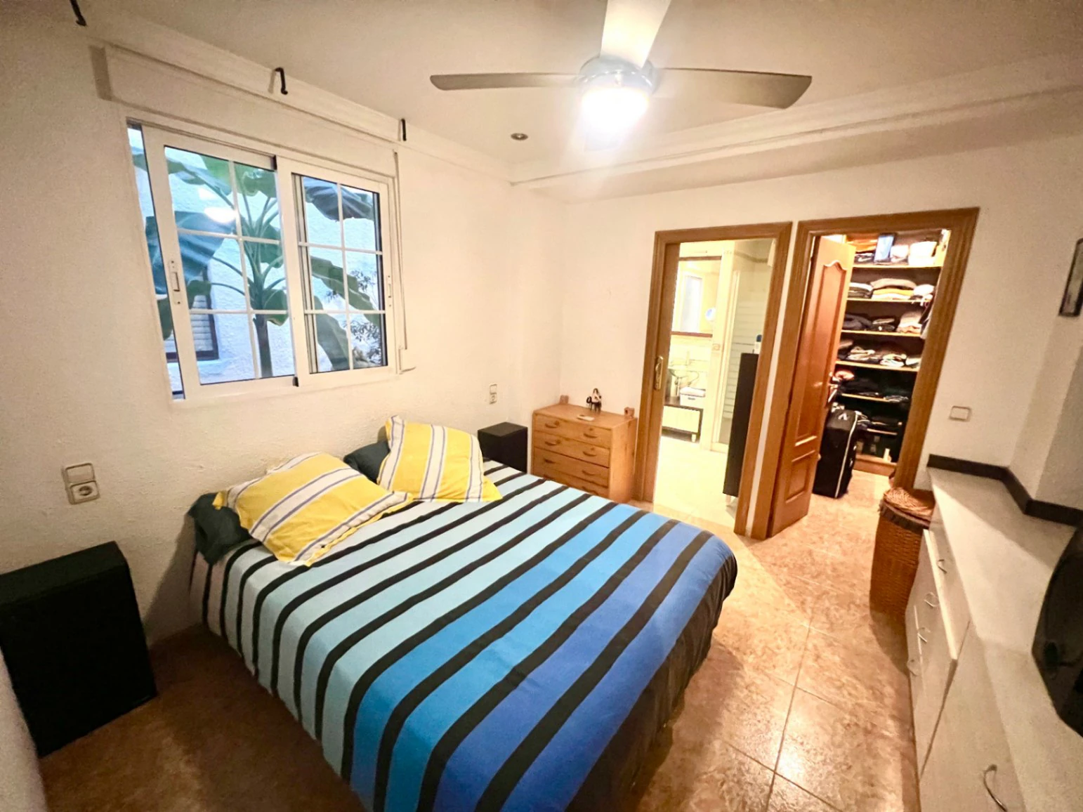 4664 - Apartamento en Jávea con vistas al mar y 2 patios interiores