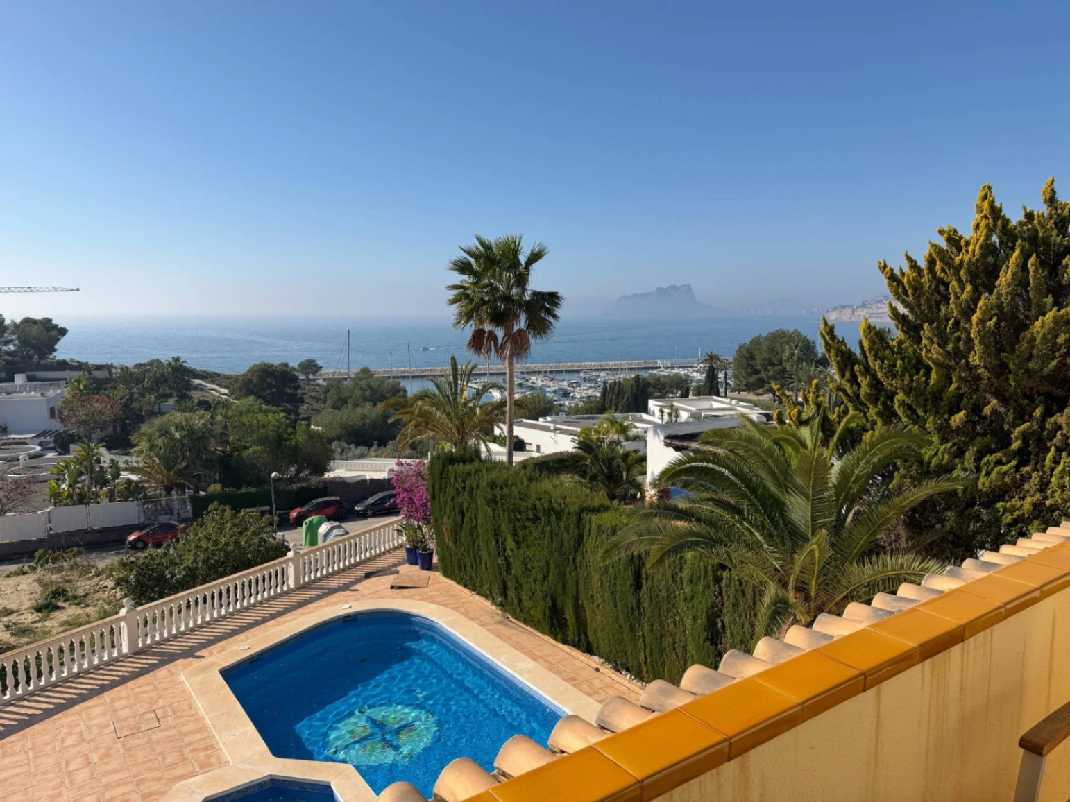 CR1054 - Exclusiva villa mediterránea con vistas al mar y al puerto deportivo en Moraira