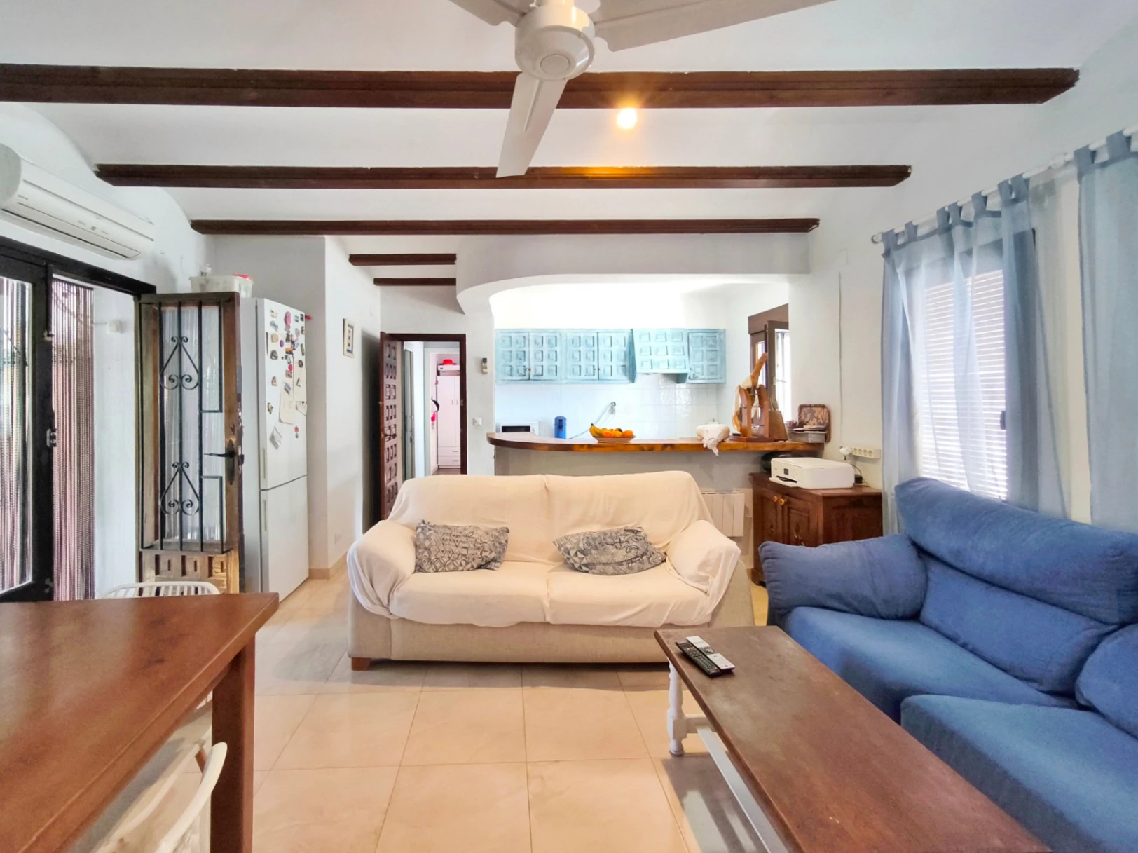 Villa with two guest apartments in the Montgó