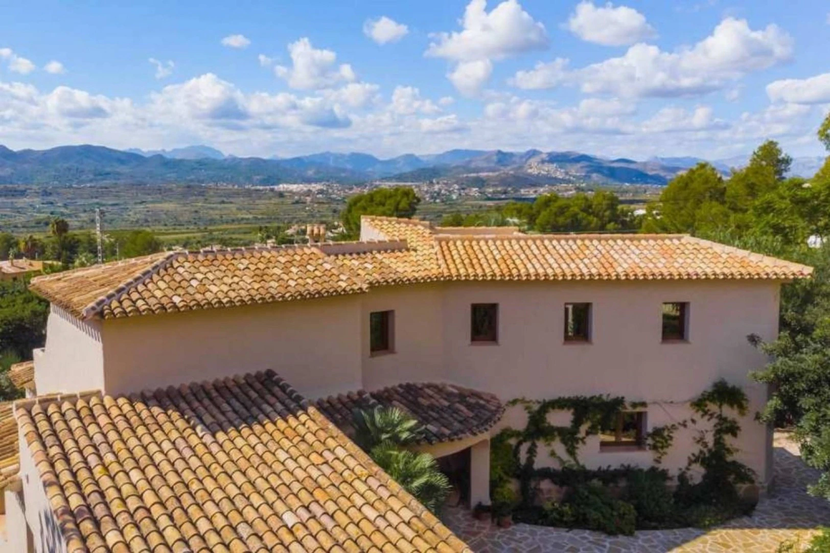 CRCH1016 - Villa in the area of Montgo Jávea, with 2 independent apartments