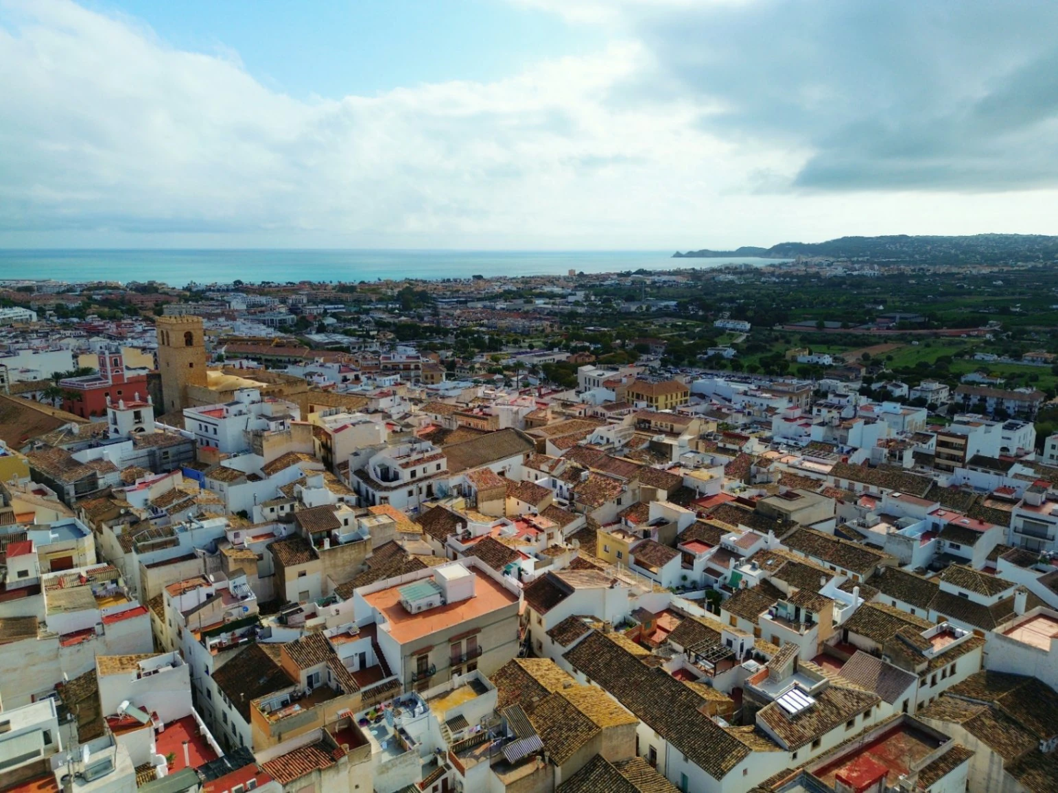 CRLN392603 - Dorpshuis met 10 kamers in het centrum van Jávea