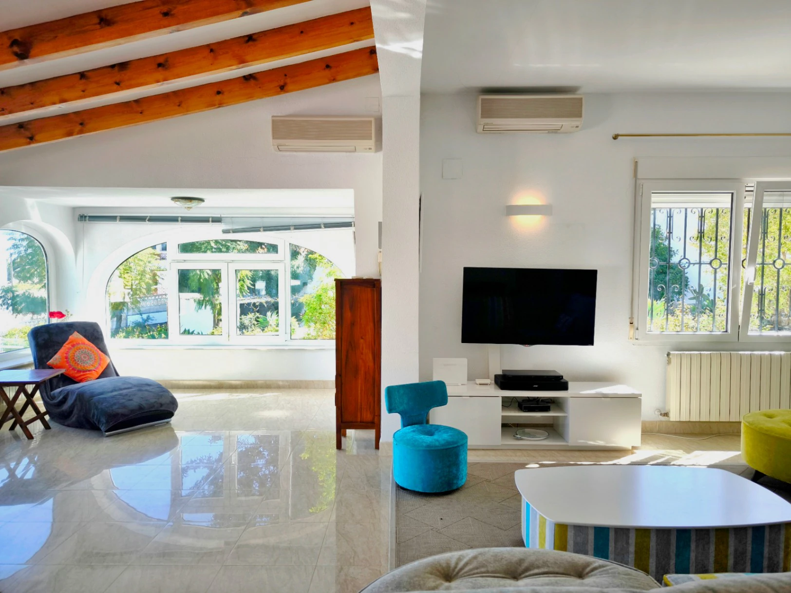 CRLN525524 - Villa con apartamento de invitados y vistas al mar en Dénia