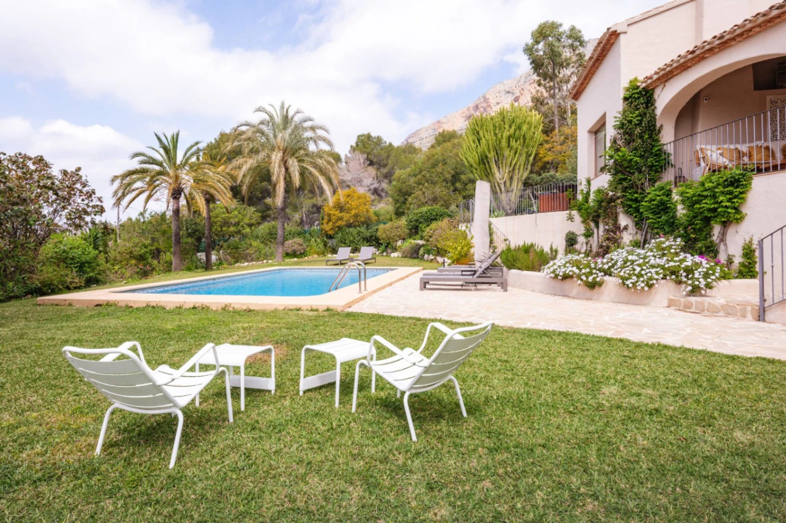CRCH1016 - Villa in the area of Montgo Jávea, with 2 independent apartments