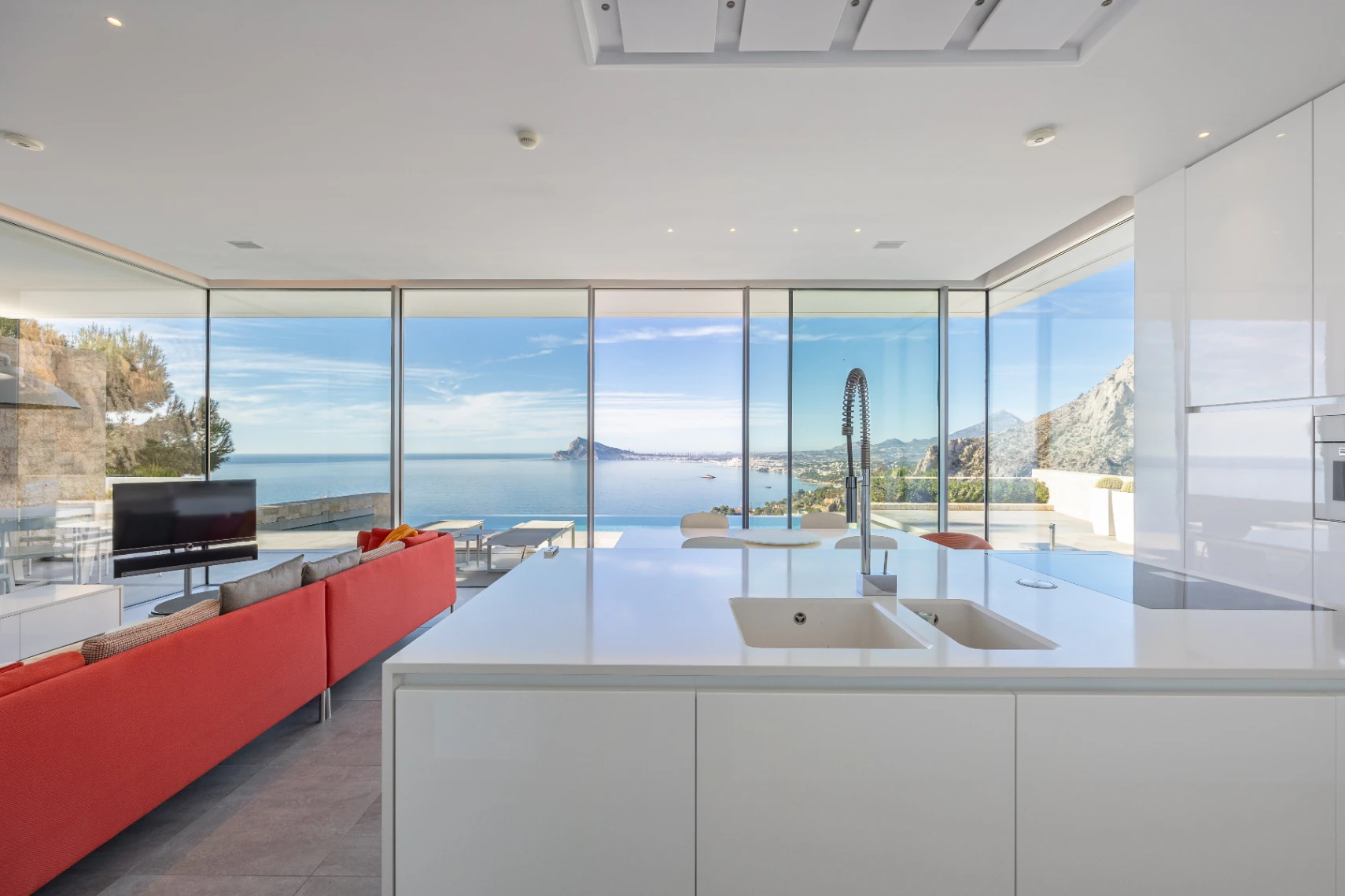 CRCB84648 - Villa moderna con vistas al mar en venta en Altea