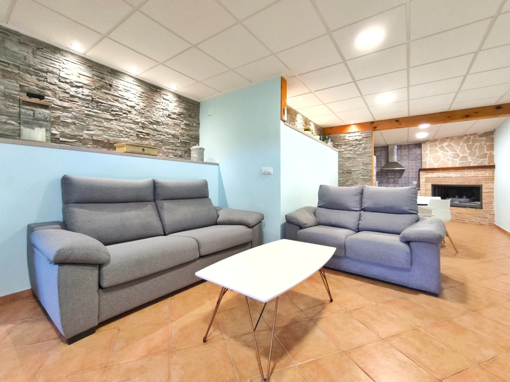 Villa with two guest apartments in the Montgó