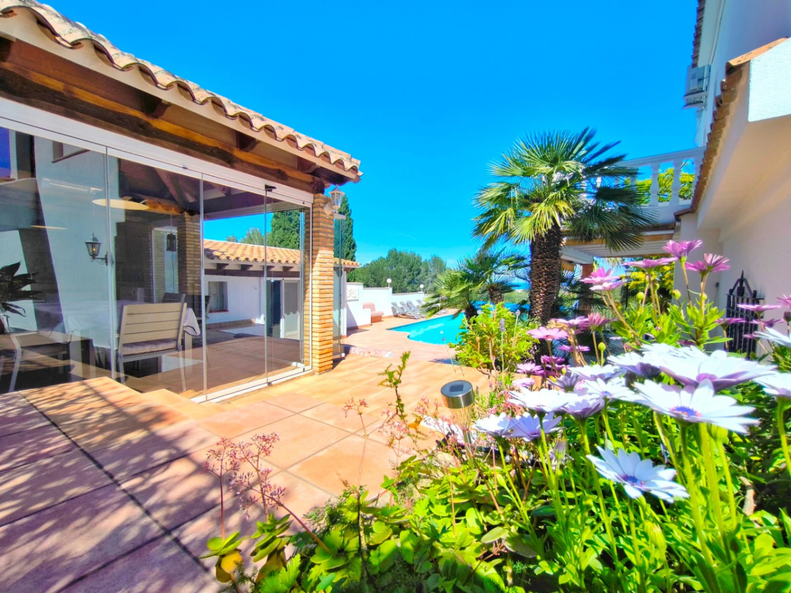 CRLN525524 - Villa con apartamento de invitados y vistas al mar en Dénia