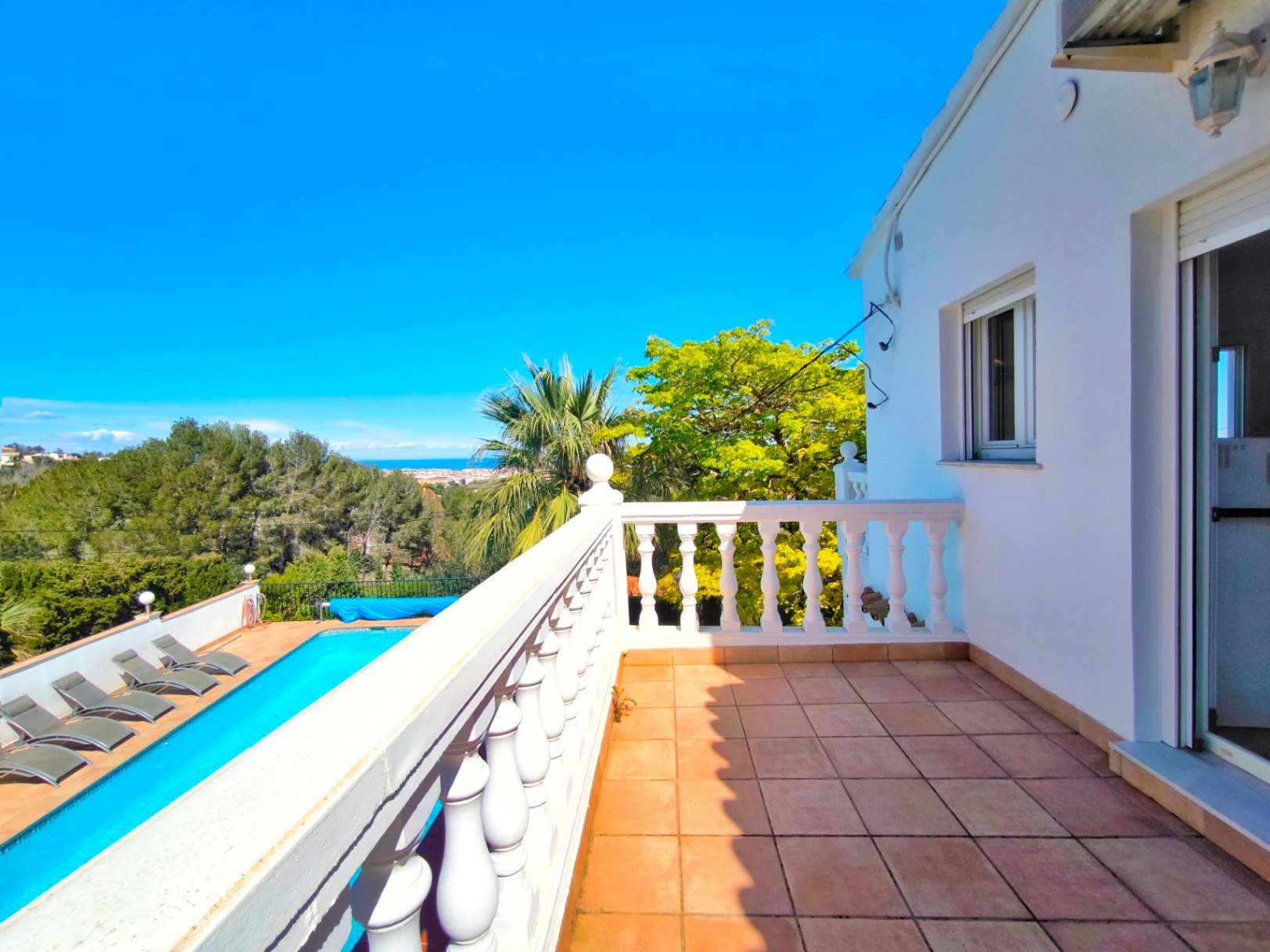 CRLN525524 - Villa con apartamento de invitados y vistas al mar en Dénia