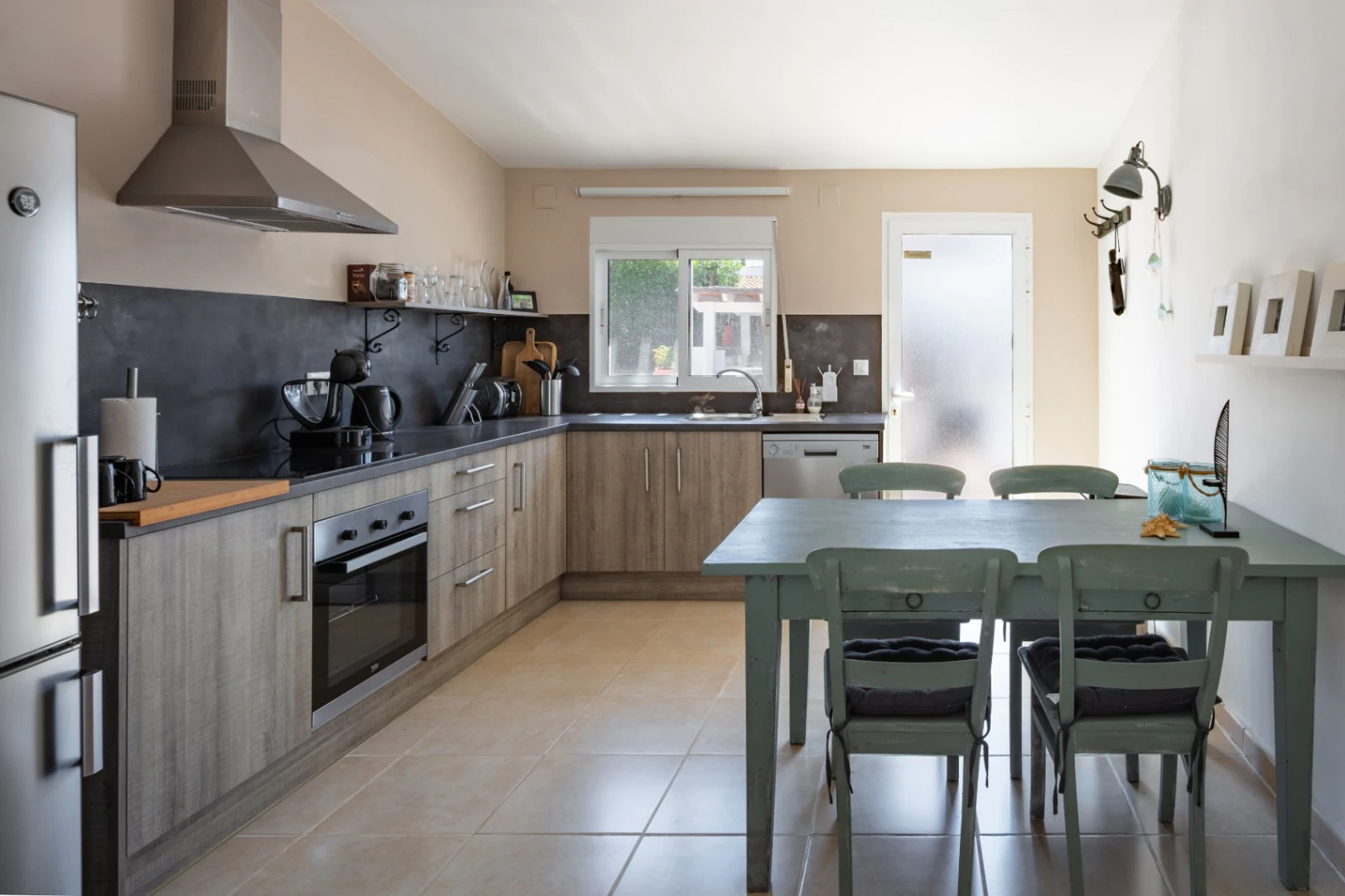 CR1044 - Villa with 2 guest apartments and open views, in the Montgo area, Jávea.
