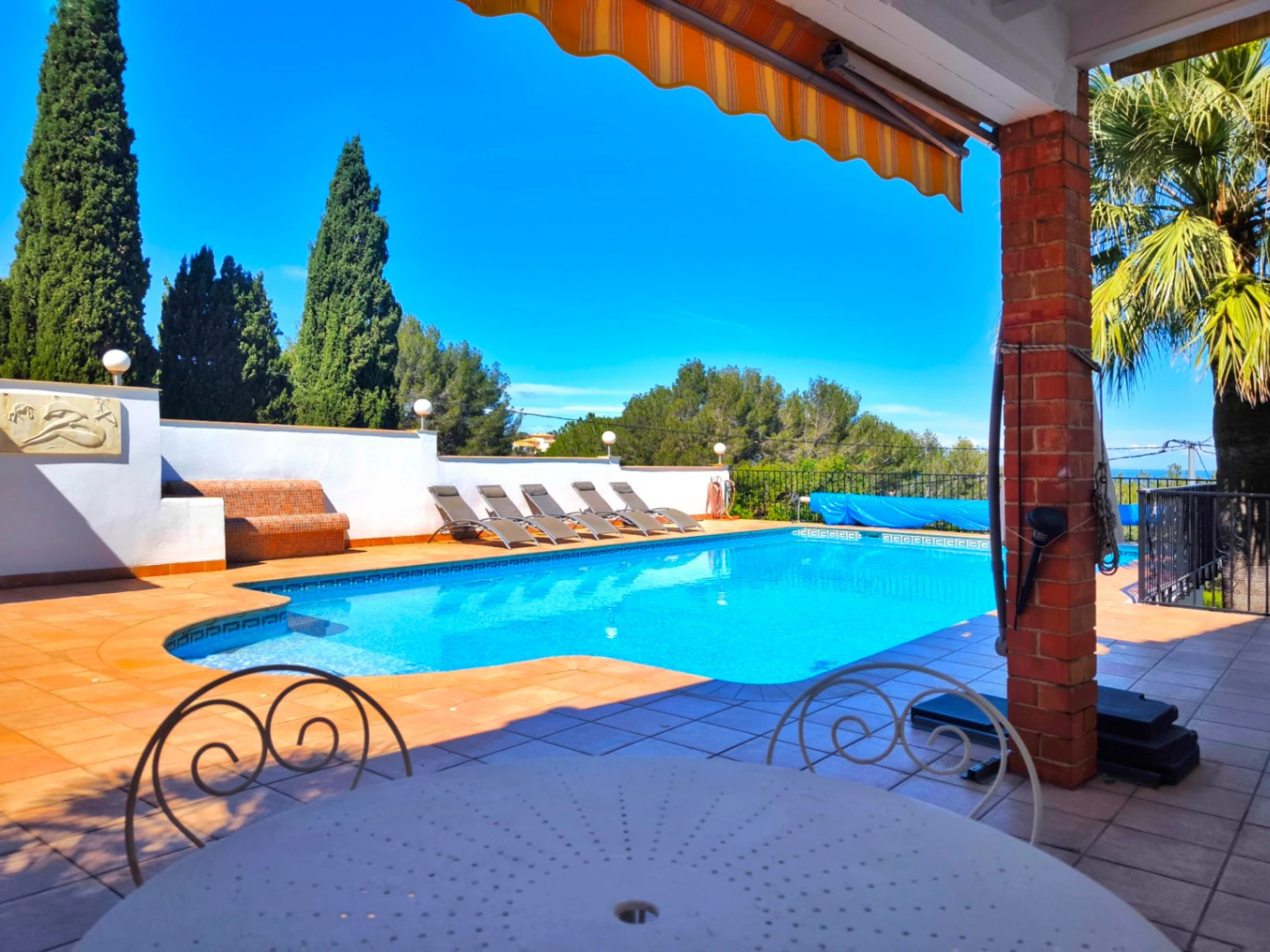 CRLN525524 - Villa con apartamento de invitados y vistas al mar en Dénia
