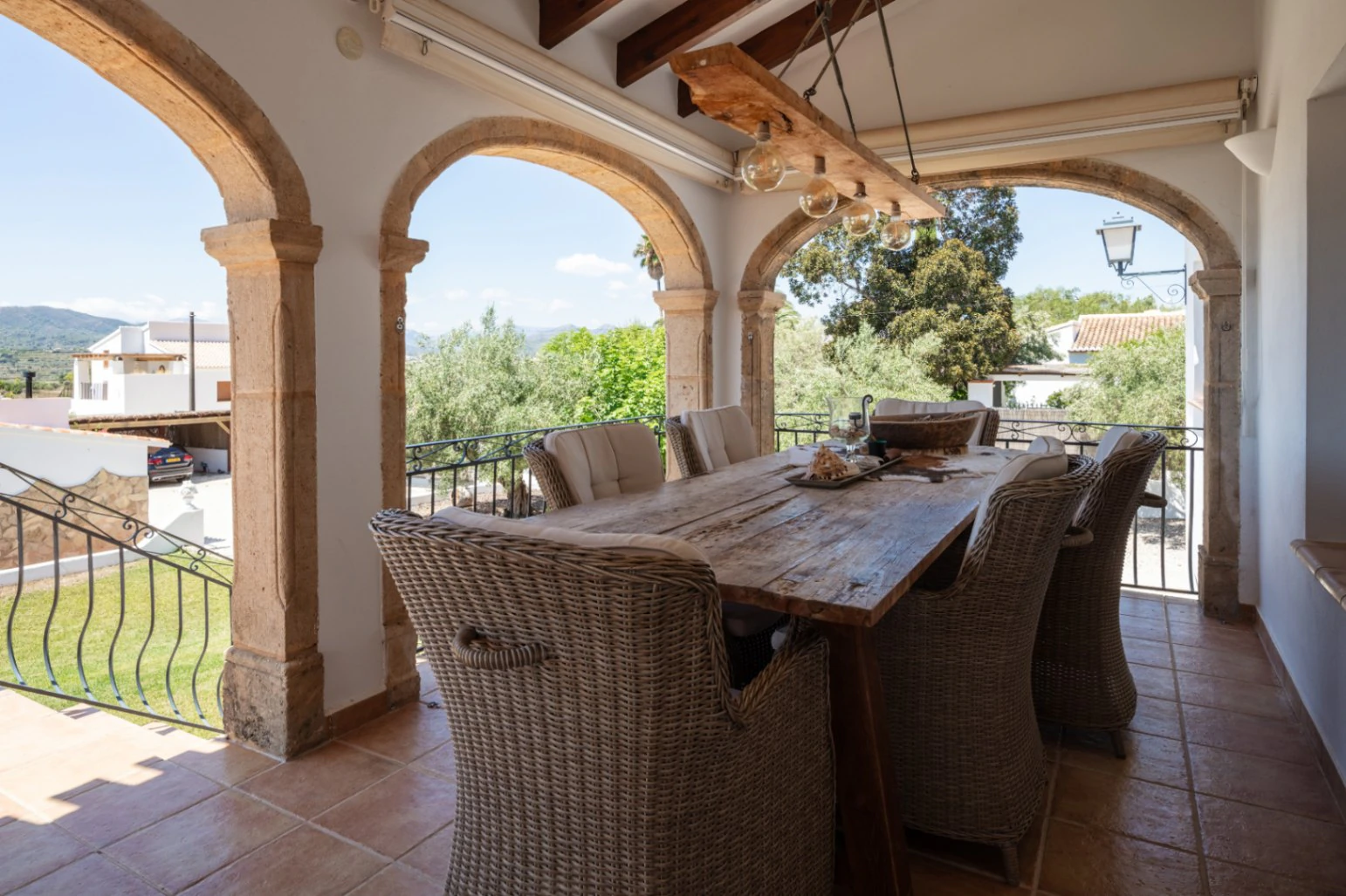 CR1044 - Villa with 2 guest apartments and open views, in the Montgo area, Jávea.