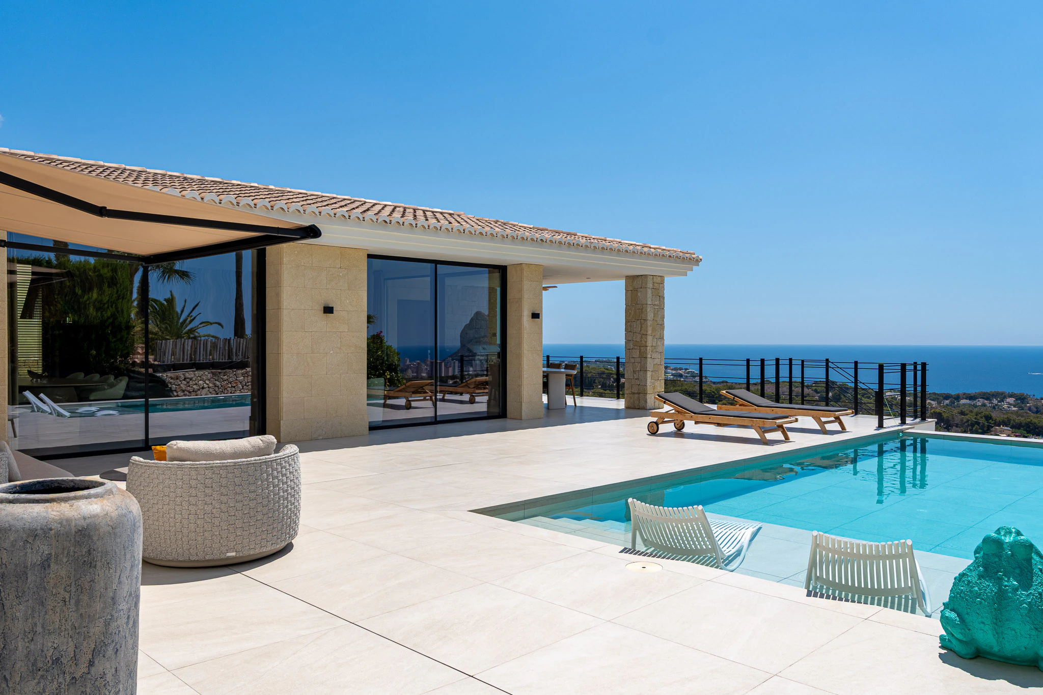 CRCB12849 - Villa moderna mediterránea de ensueño con vistas al mar en venta en Benissa