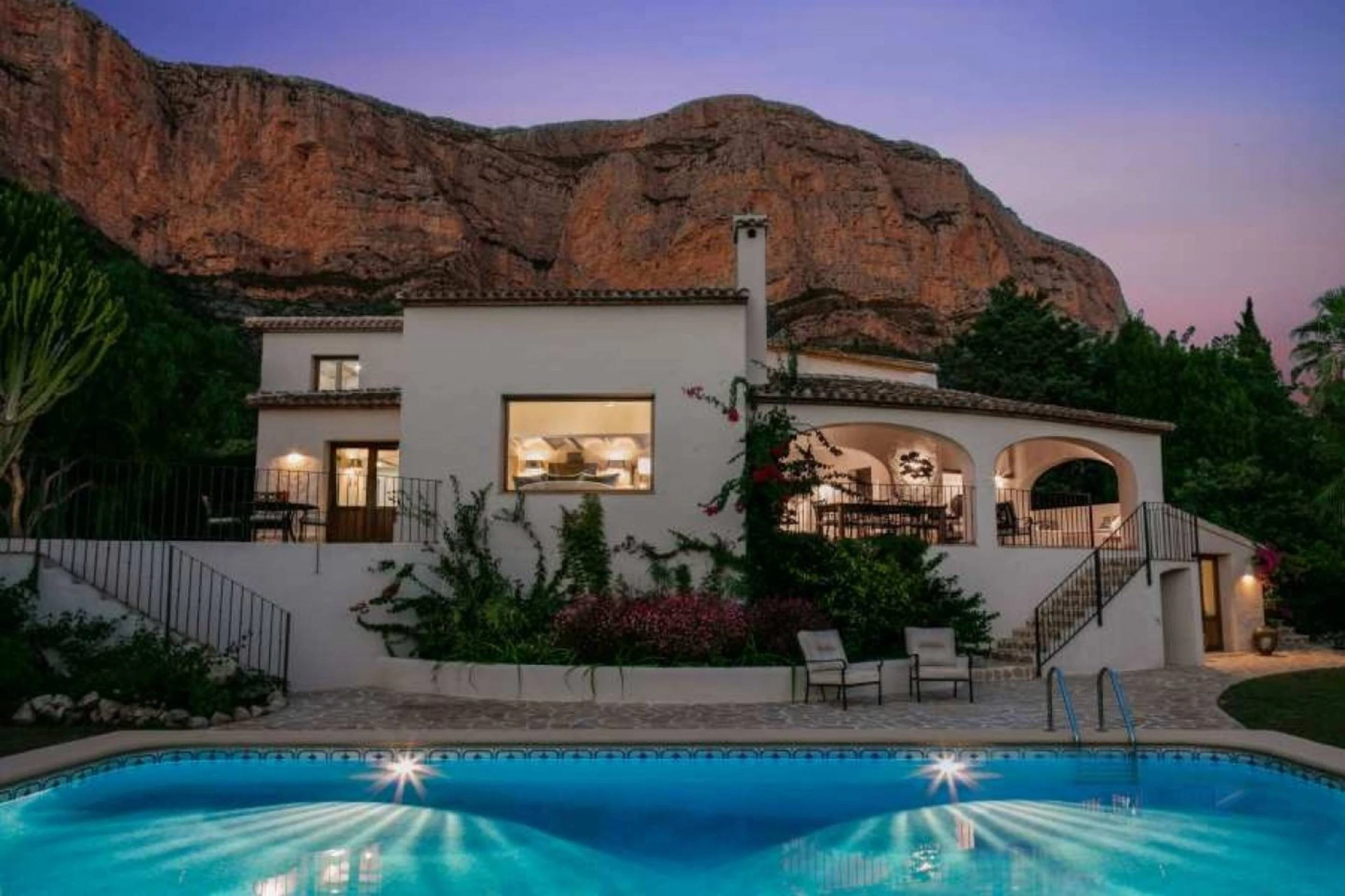 CRCH1016 - Villa in the area of Montgo Jávea, with 2 independent apartments