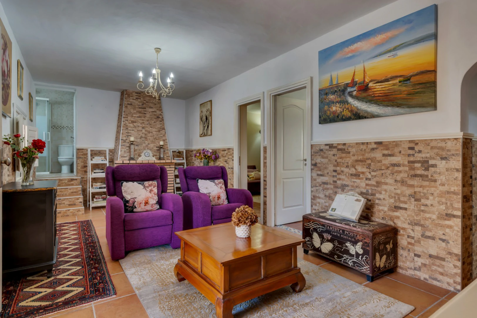4850 - Villa for sale just a few meters from the historic center of Jávea with sea views.