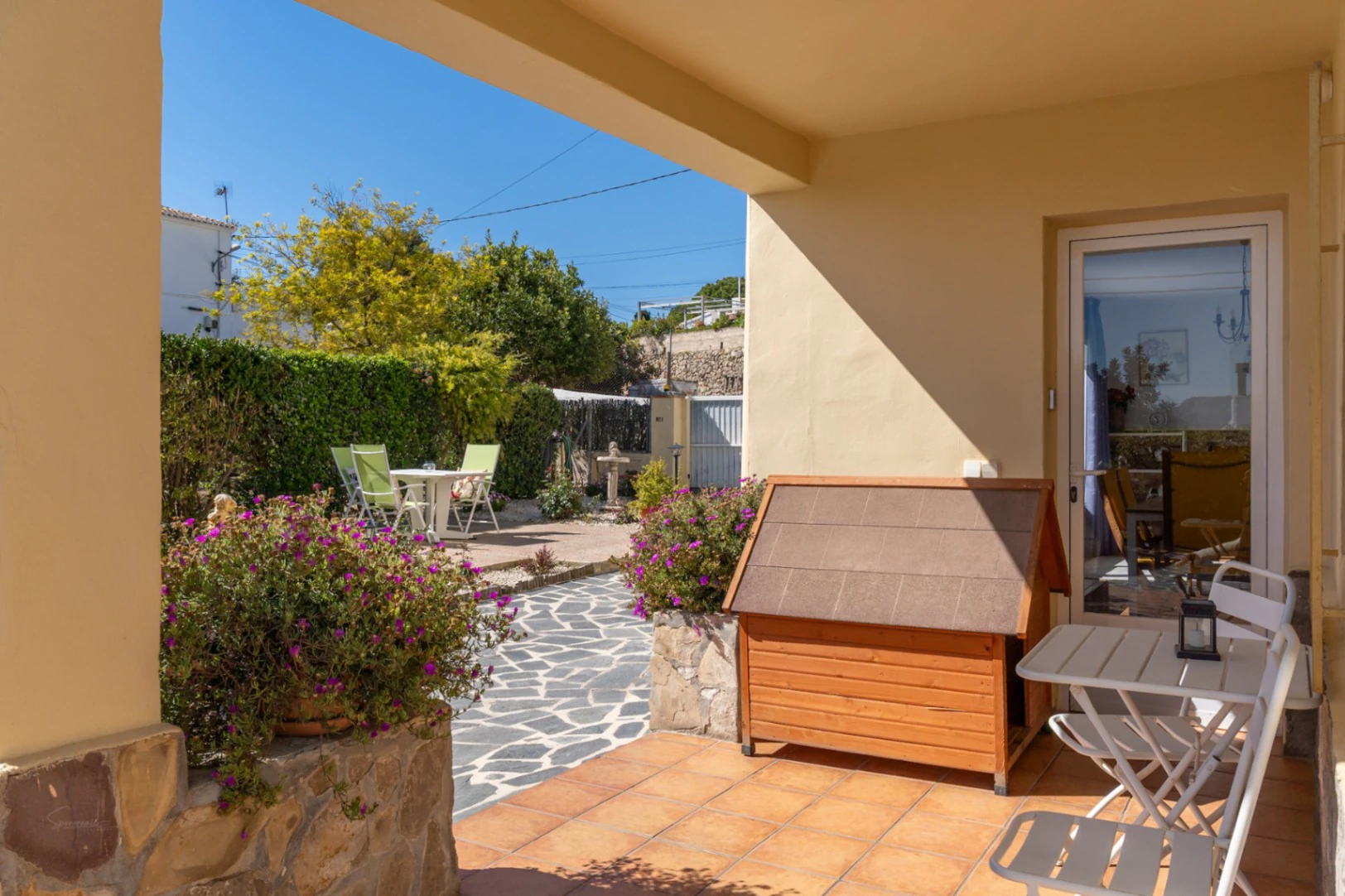 4850 - Villa for sale just a few meters from the historic center of Jávea with sea views.