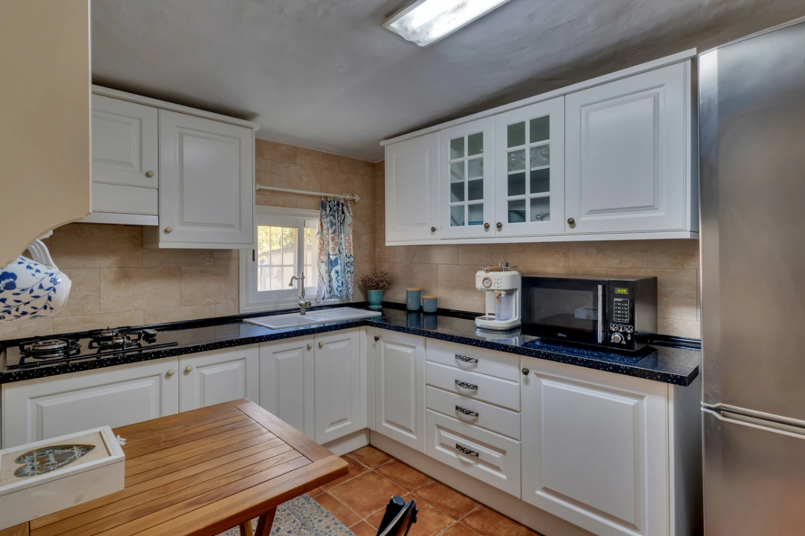 4850 - Villa for sale just a few meters from the historic center of Jávea with sea views.