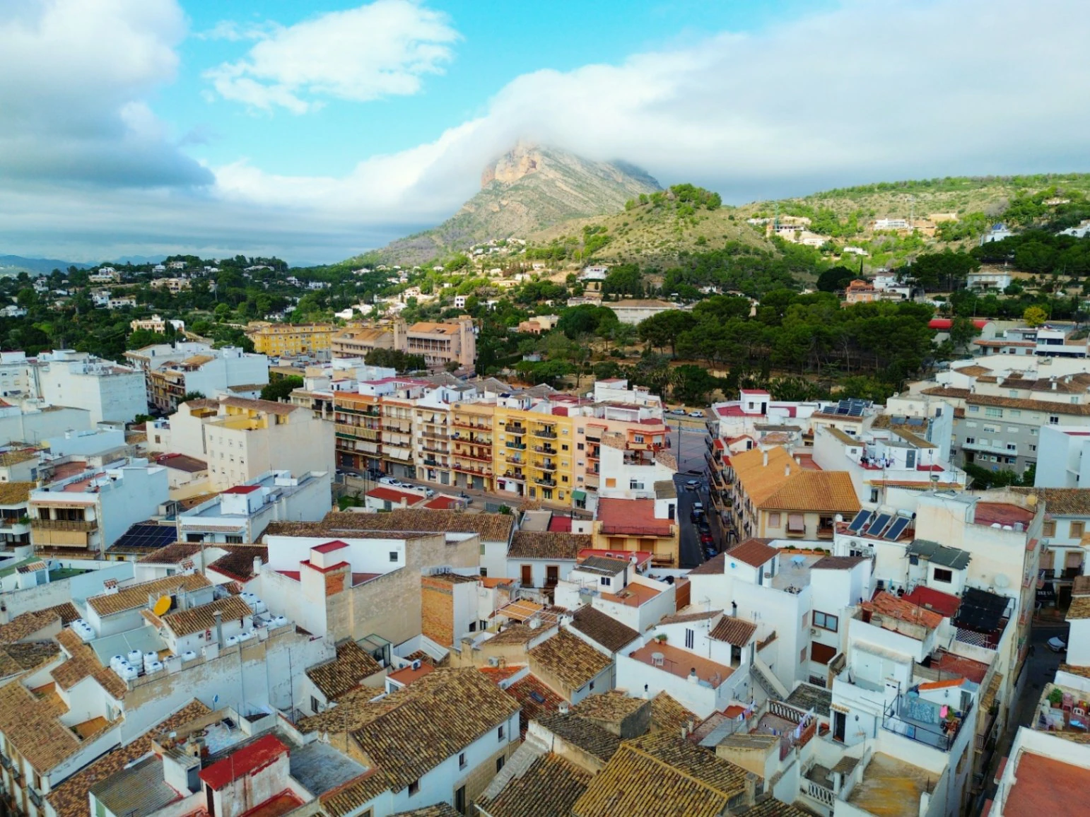 CRLN392603 - Dorpshuis met 10 kamers in het centrum van Jávea