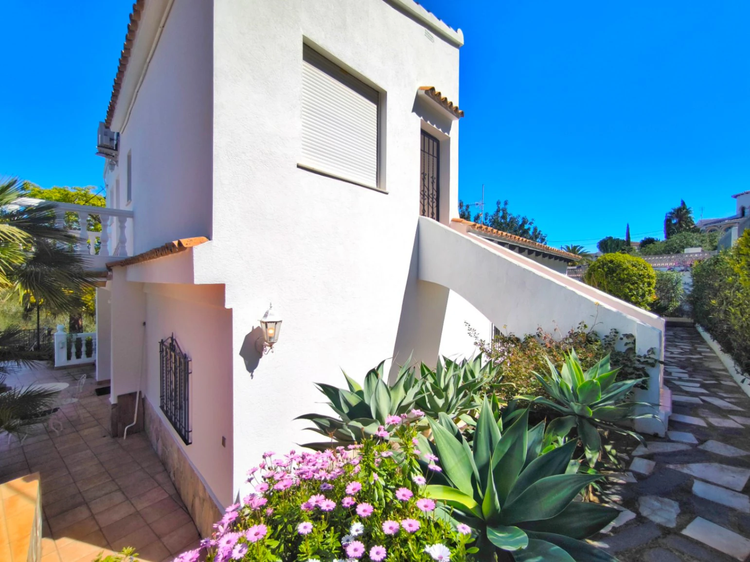 CRLN525524 - Villa con apartamento de invitados y vistas al mar en Dénia