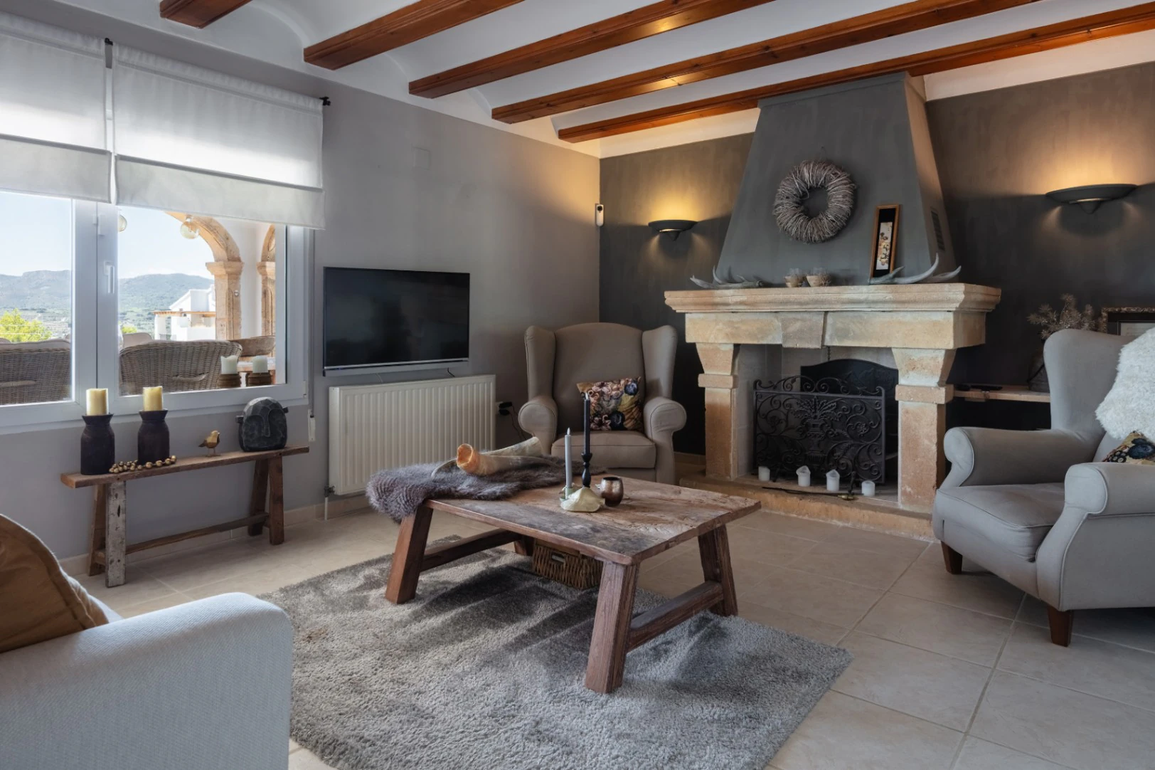 CR1044 - Villa with 2 guest apartments and open views, in the Montgo area, Jávea.