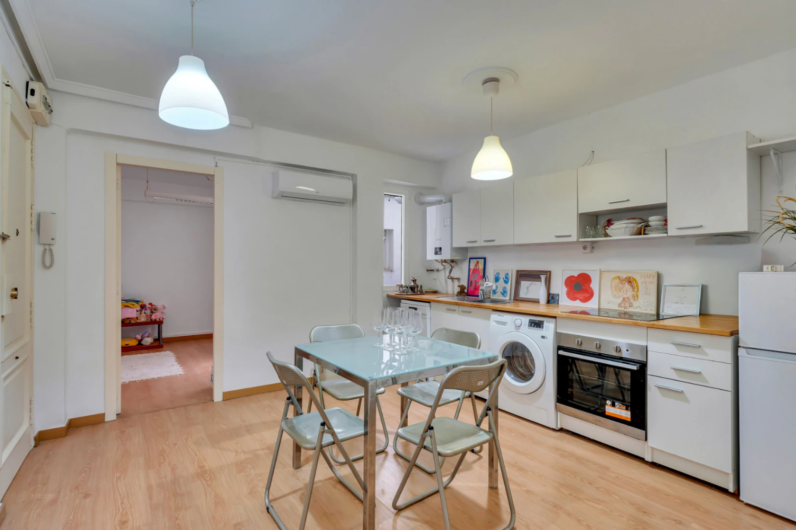 4827 - Apartamento cerca del mar, ubicado en la demandada zona del puerto de Jávea