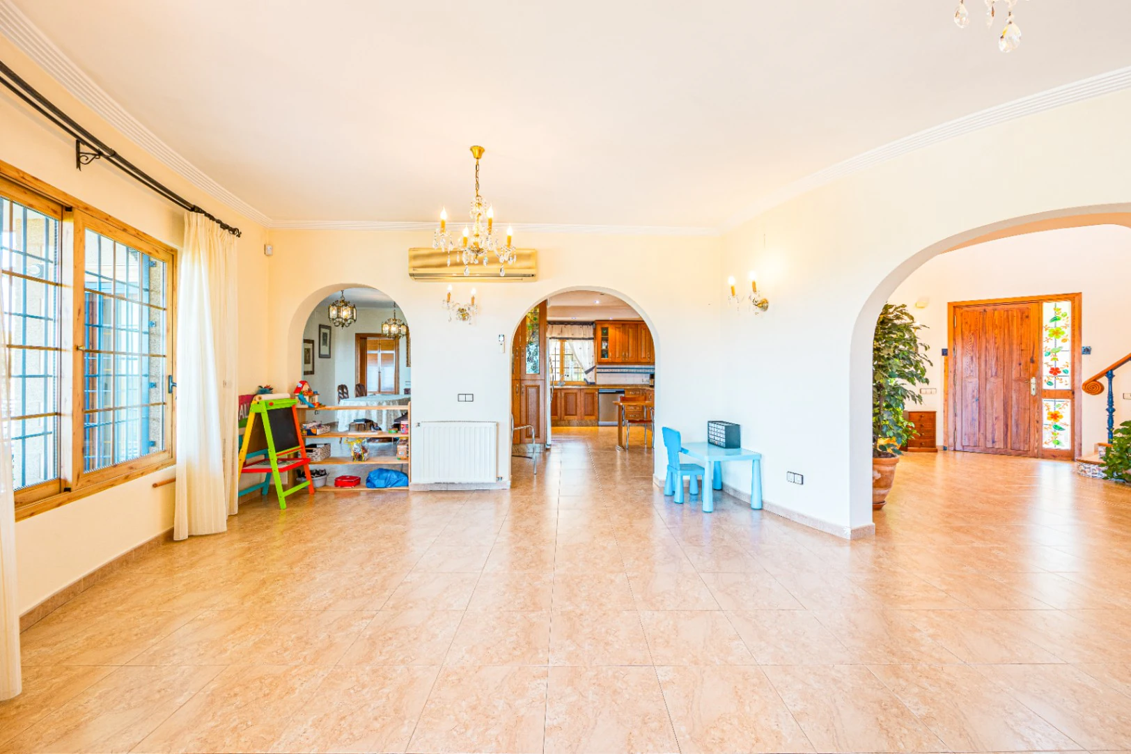 CRCB95000 - Villa Mediterránea con Piscinas Exteriores e Interiores en Venta en Aguas Primaverales de Alhama
