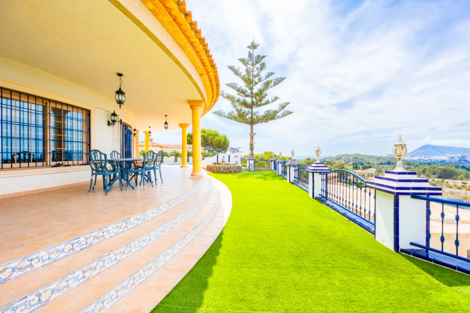 CRCB95000 - Villa Mediterránea con Piscinas Exteriores e Interiores en Venta en Aguas Primaverales de Alhama