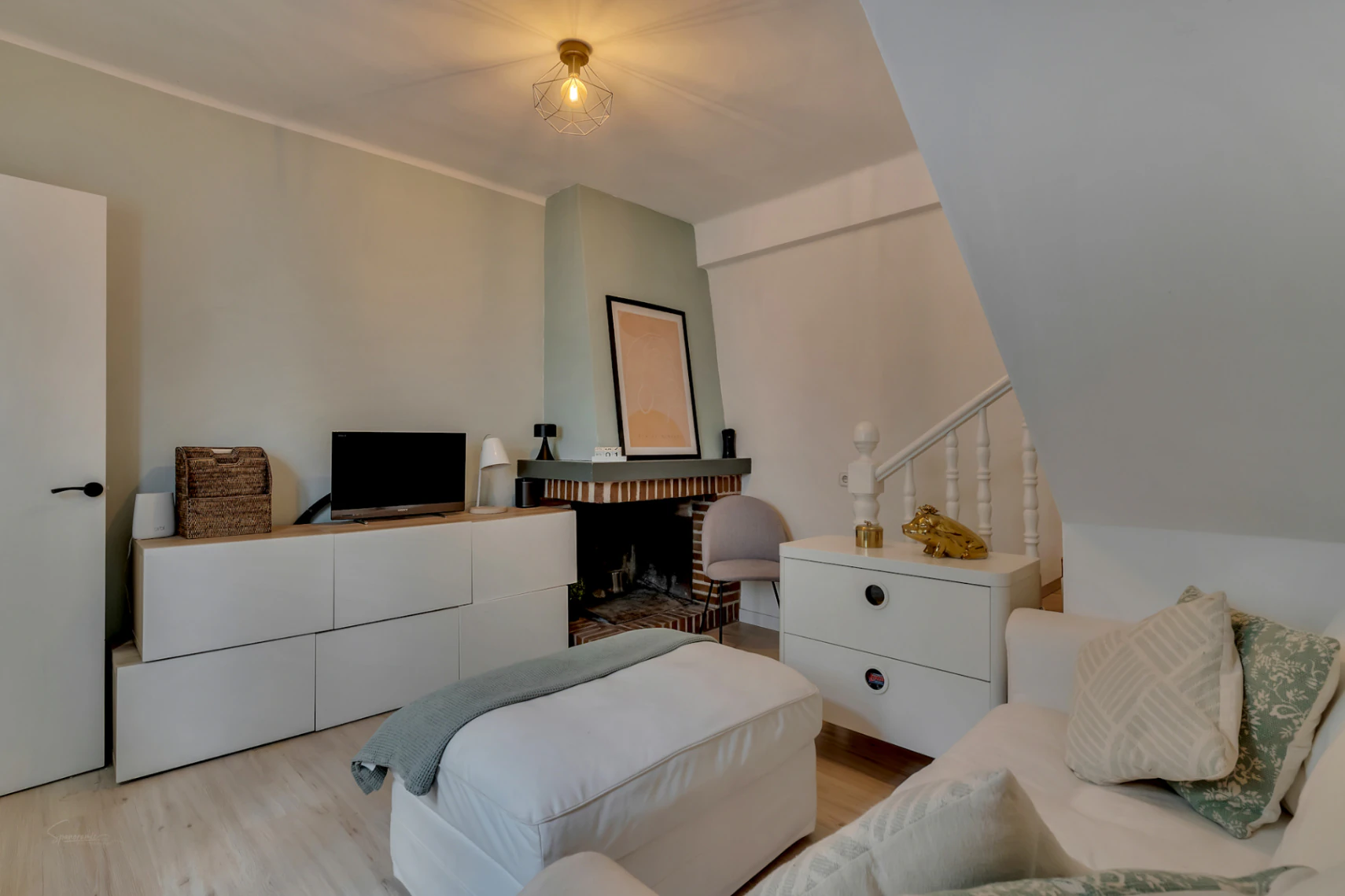4874 - Gerenoveerde Stadswoning 2023 | 4 Slaapkamers | Dakterras met Dompelbad