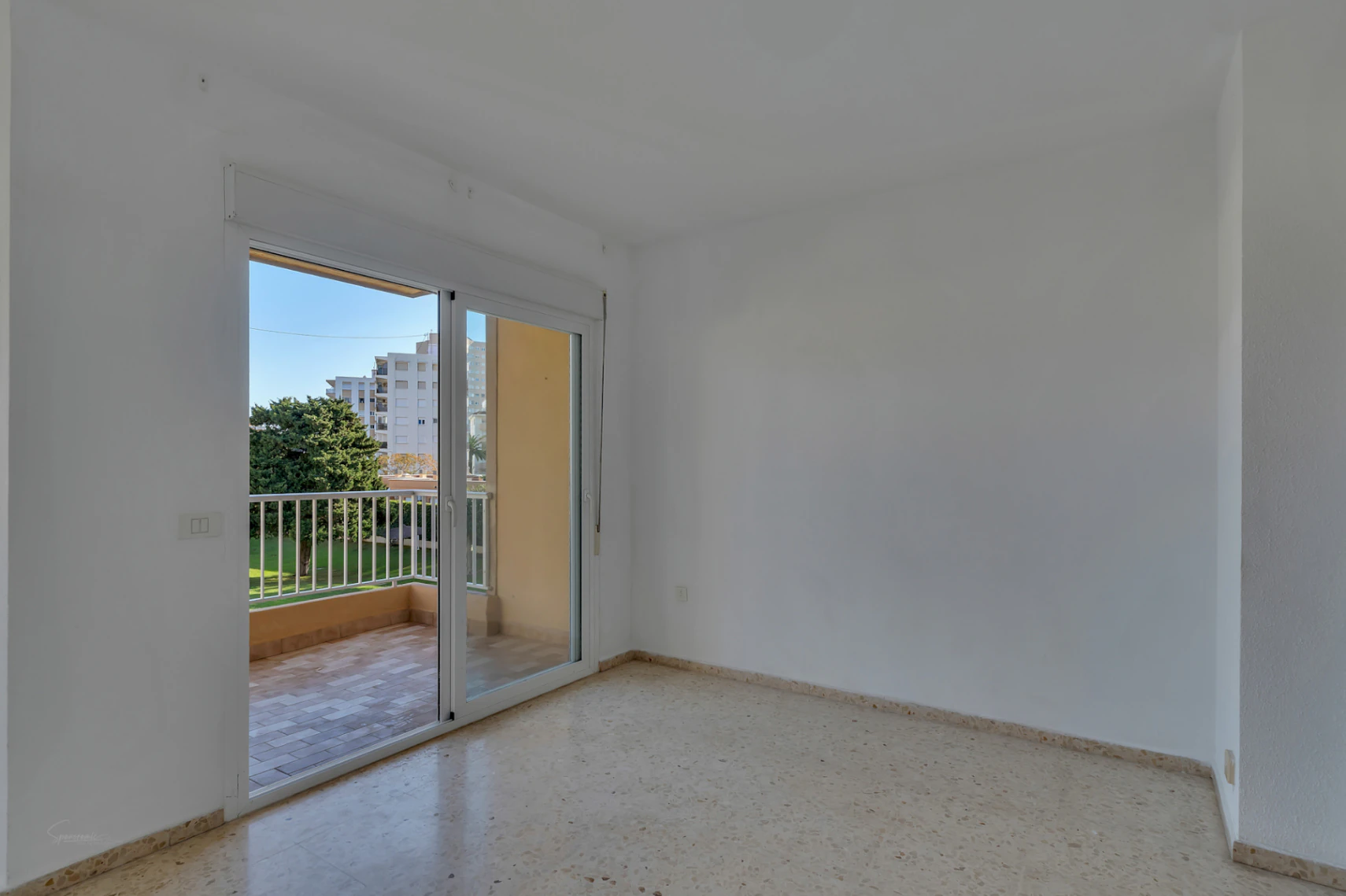 4756 - Apartamento con piscina ubicado a 100 metros de la playa