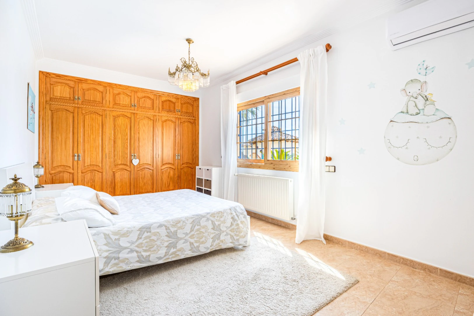 CRCB95000 - Villa Mediterránea con Piscinas Exteriores e Interiores en Venta en Aguas Primaverales de Alhama