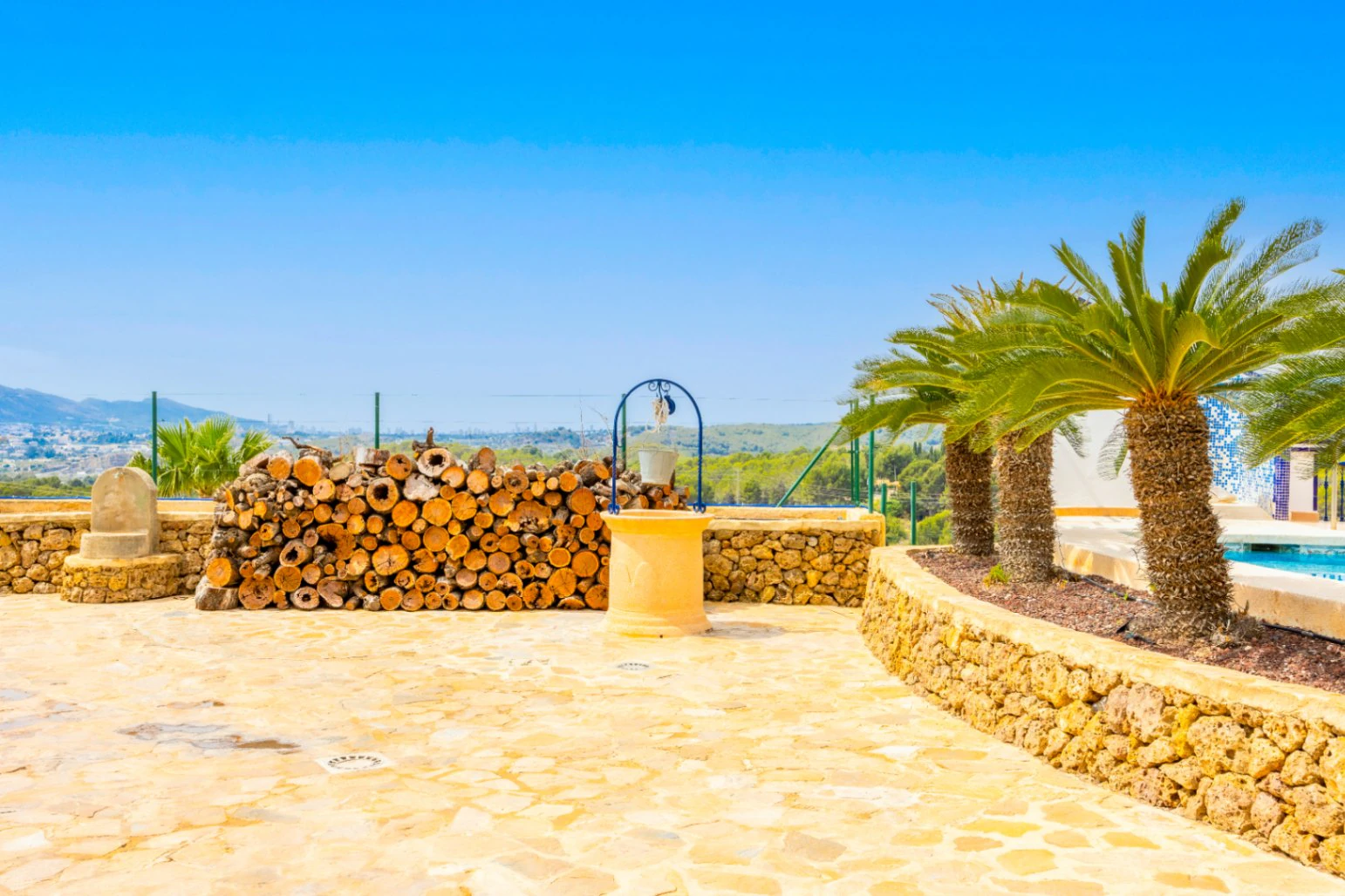 CRCB95000 - Villa Mediterránea con Piscinas Exteriores e Interiores en Venta en Aguas Primaverales de Alhama