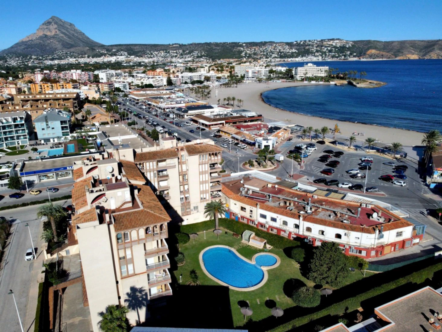 Apartamento con piscina ubicado a 100 metros de la playa...