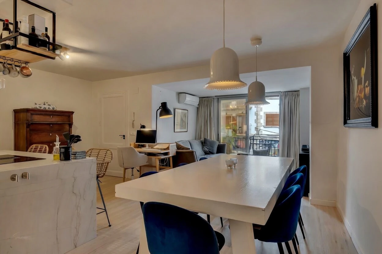 4874 - Gerenoveerde Stadswoning 2023 | 4 Slaapkamers | Dakterras met Dompelbad