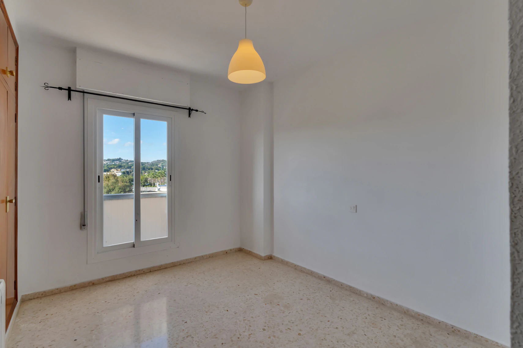 4756 - Apartamento con piscina ubicado a 100 metros de la playa