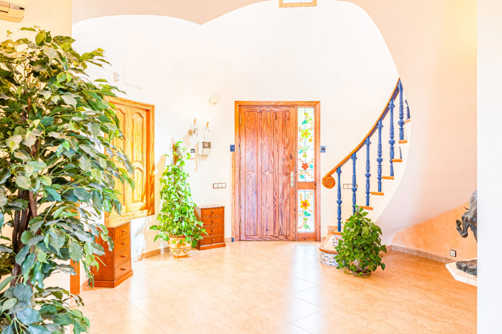 CRCB95000 - Villa Mediterránea con Piscinas Exteriores e Interiores en Venta en Aguas Primaverales de Alhama