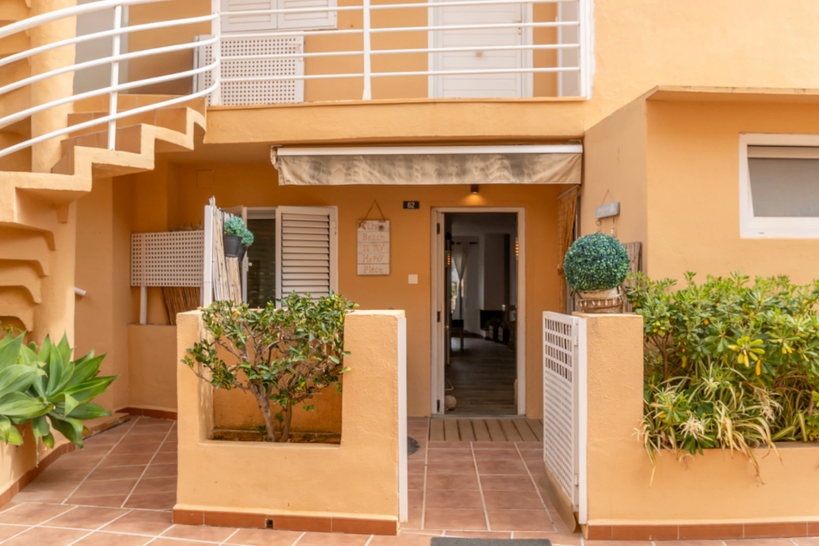 4859 - Apartamento reformado con piscina cerca del mar