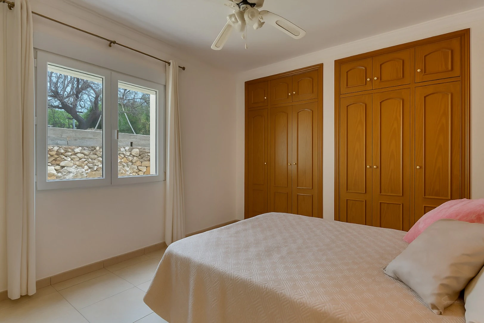 4388 - Villa avec vue dégagée dans un quartier calme à proximité du centre de la ville de Jávea