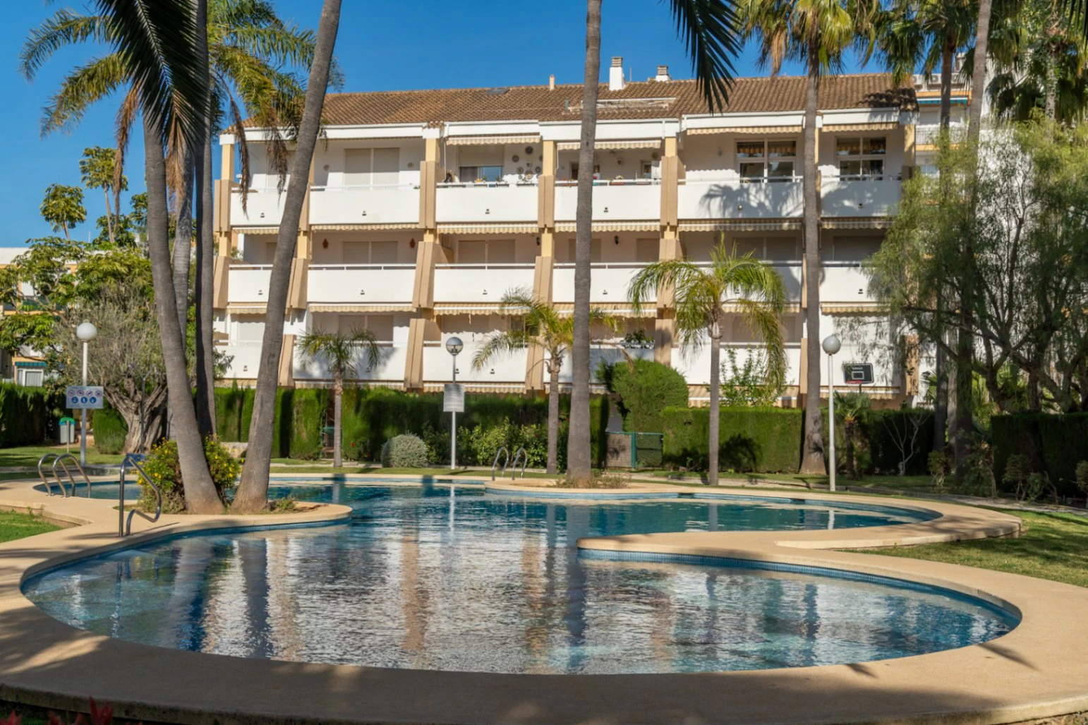 4865 - Apartamento con impresionantes zonas comunes, a escasos metros de la playa ´´El Arenal´´
