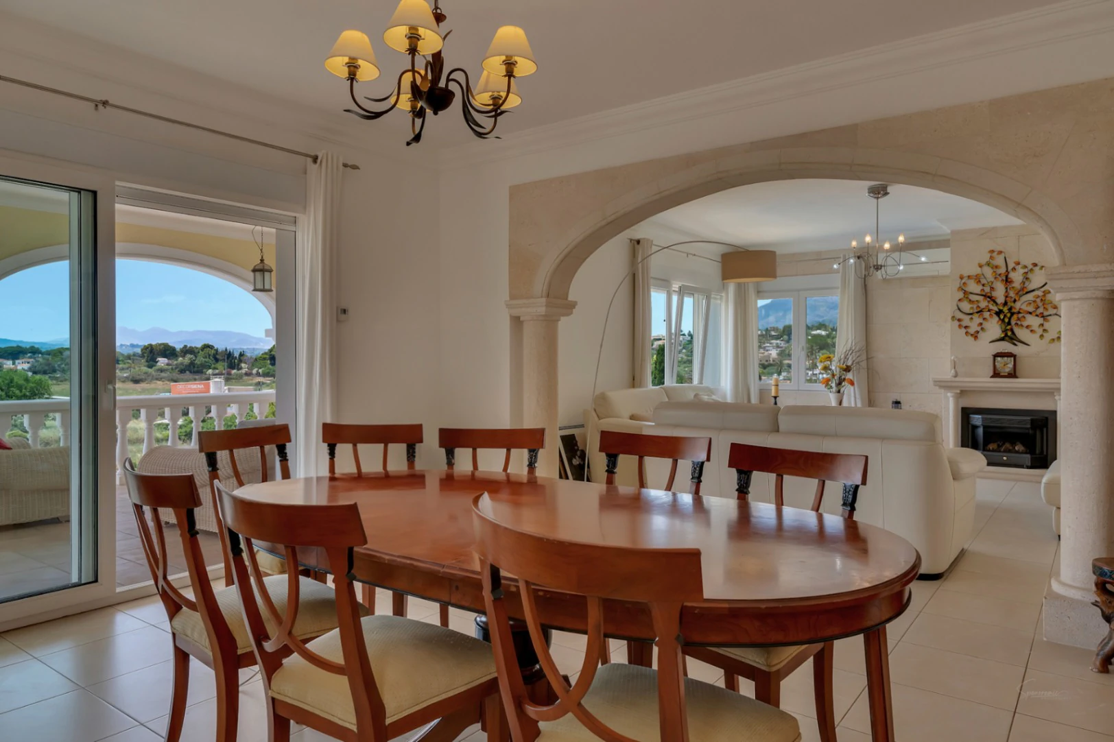 4388 - Villa avec vue dégagée dans un quartier calme à proximité du centre de la ville de Jávea