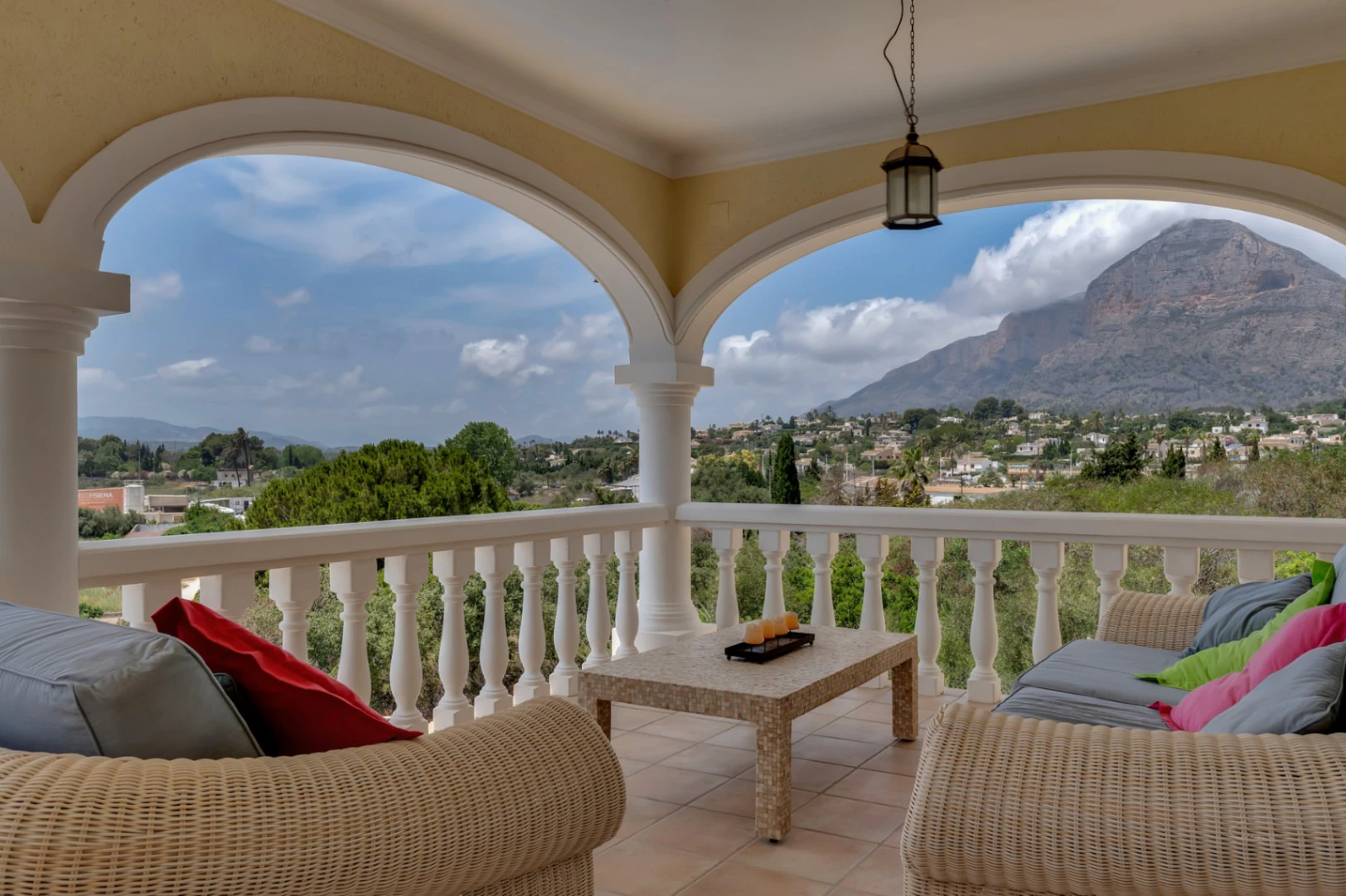 4388 - Villa avec vue dégagée dans un quartier calme à proximité du centre de la ville de Jávea