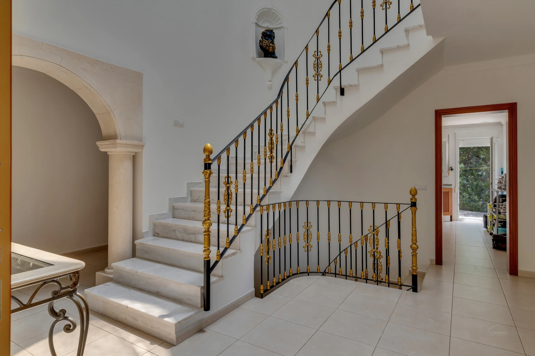 4388 - Villa avec vue dégagée dans un quartier calme à proximité du centre de la ville de Jávea