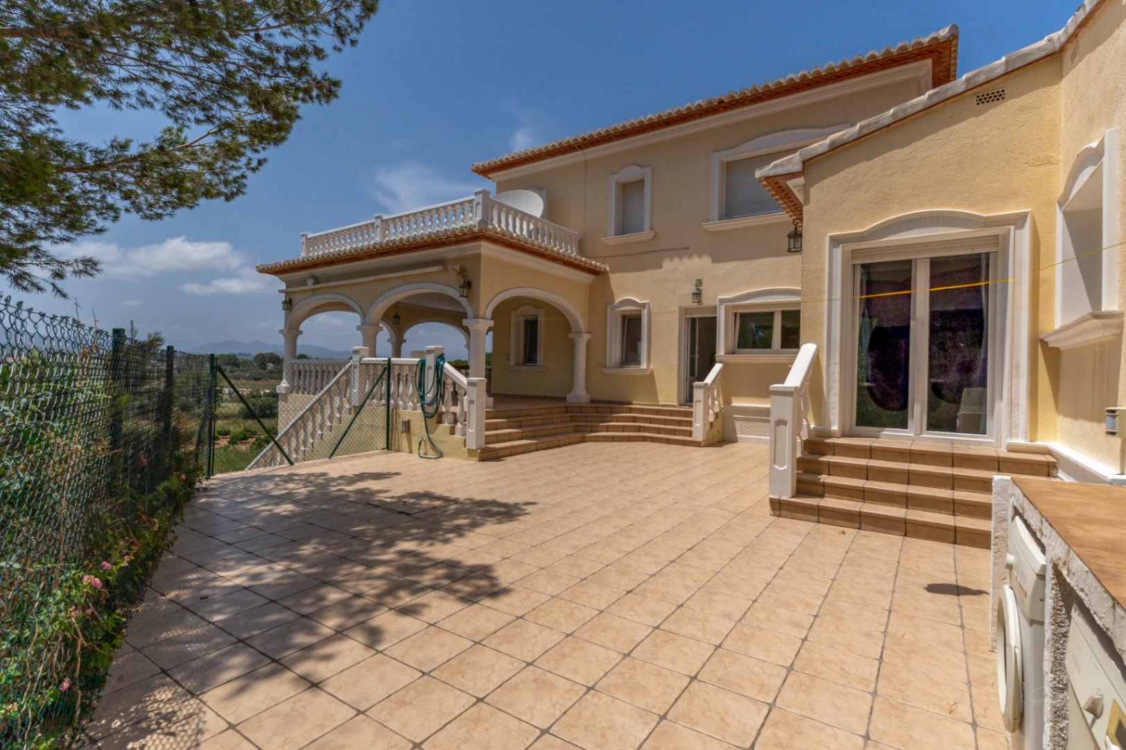 4388 - Villa avec vue dégagée dans un quartier calme à proximité du centre de la ville de Jávea