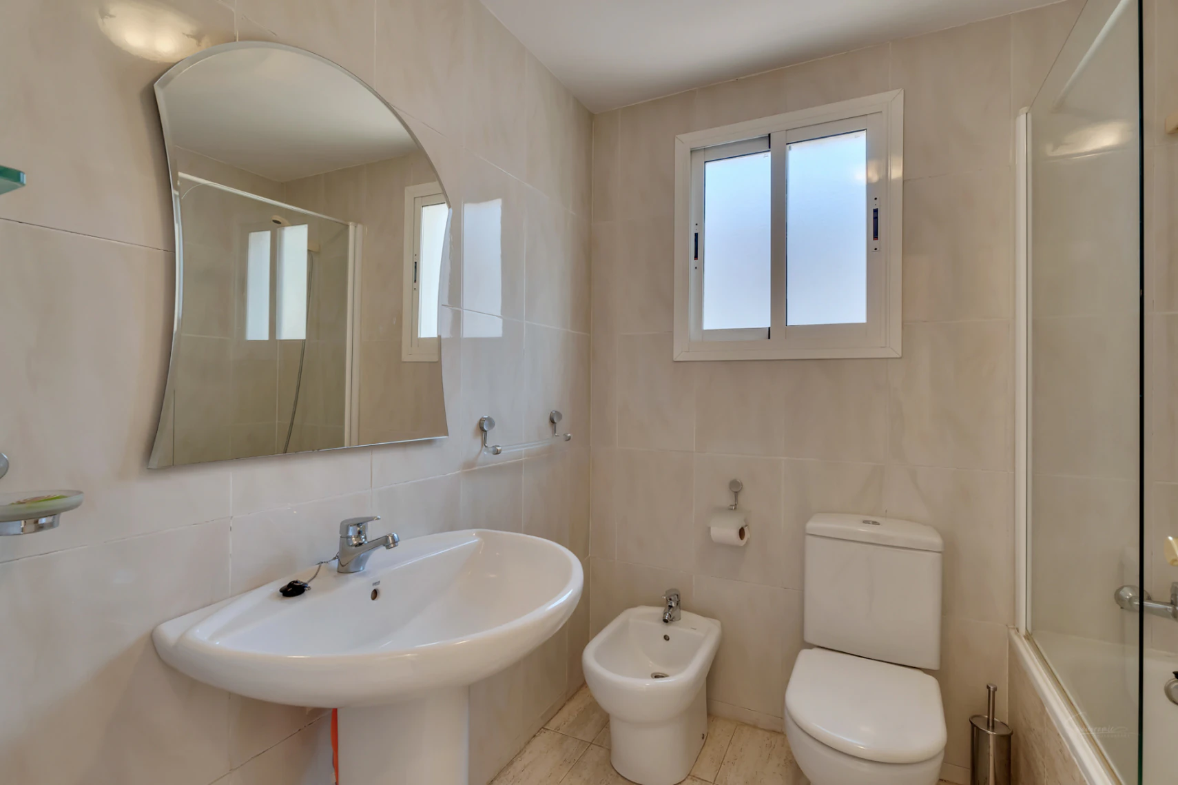 4865 - Apartamento con impresionantes zonas comunes, a escasos metros de la playa ´´El Arenal´´