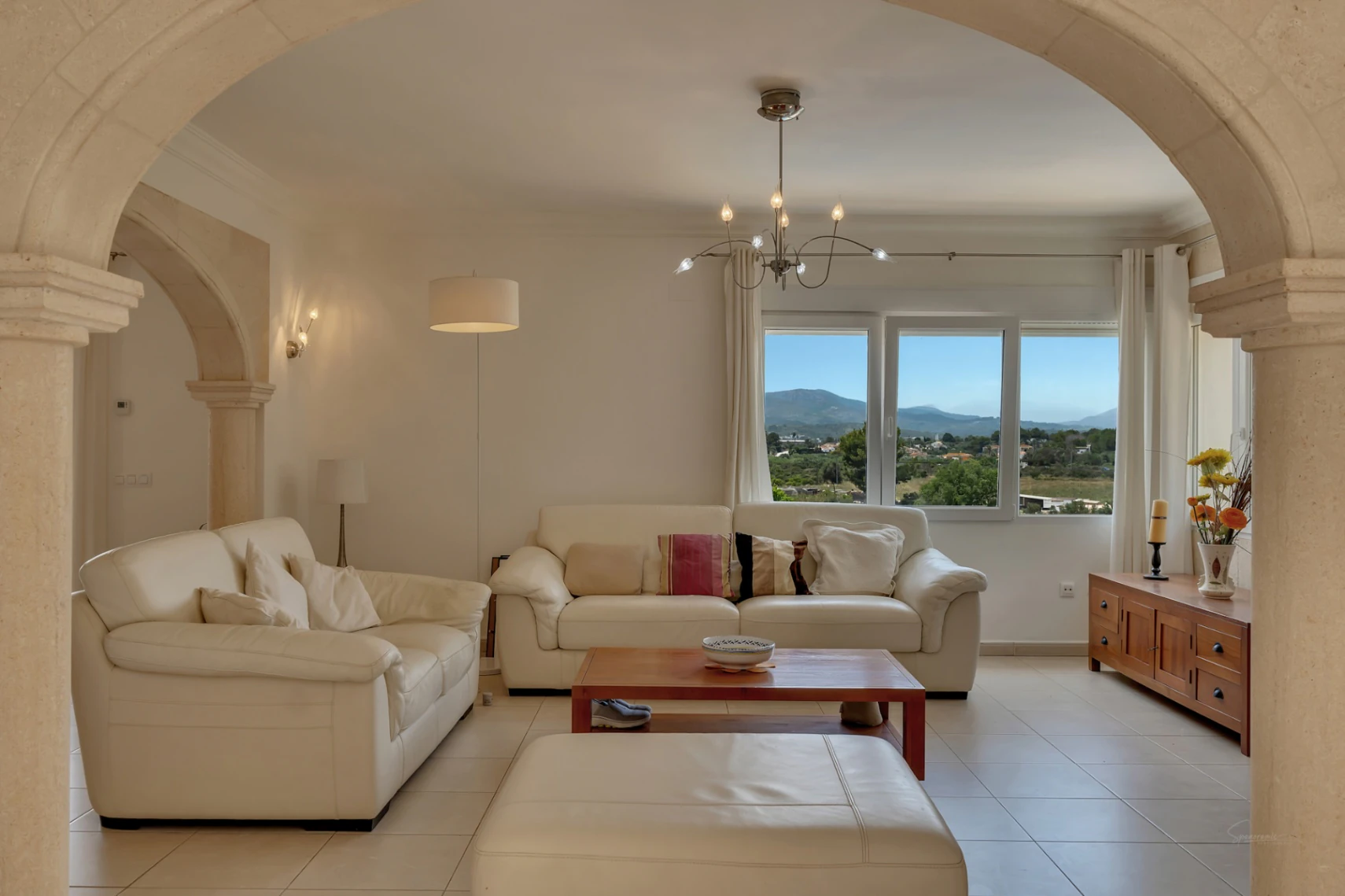 4388 - Villa avec vue dégagée dans un quartier calme à proximité du centre de la ville de Jávea