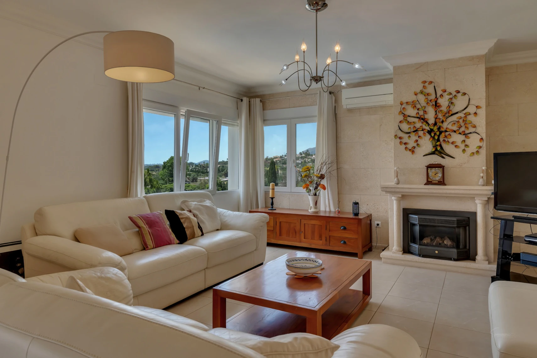 4388 - Villa avec vue dégagée dans un quartier calme à proximité du centre de la ville de Jávea
